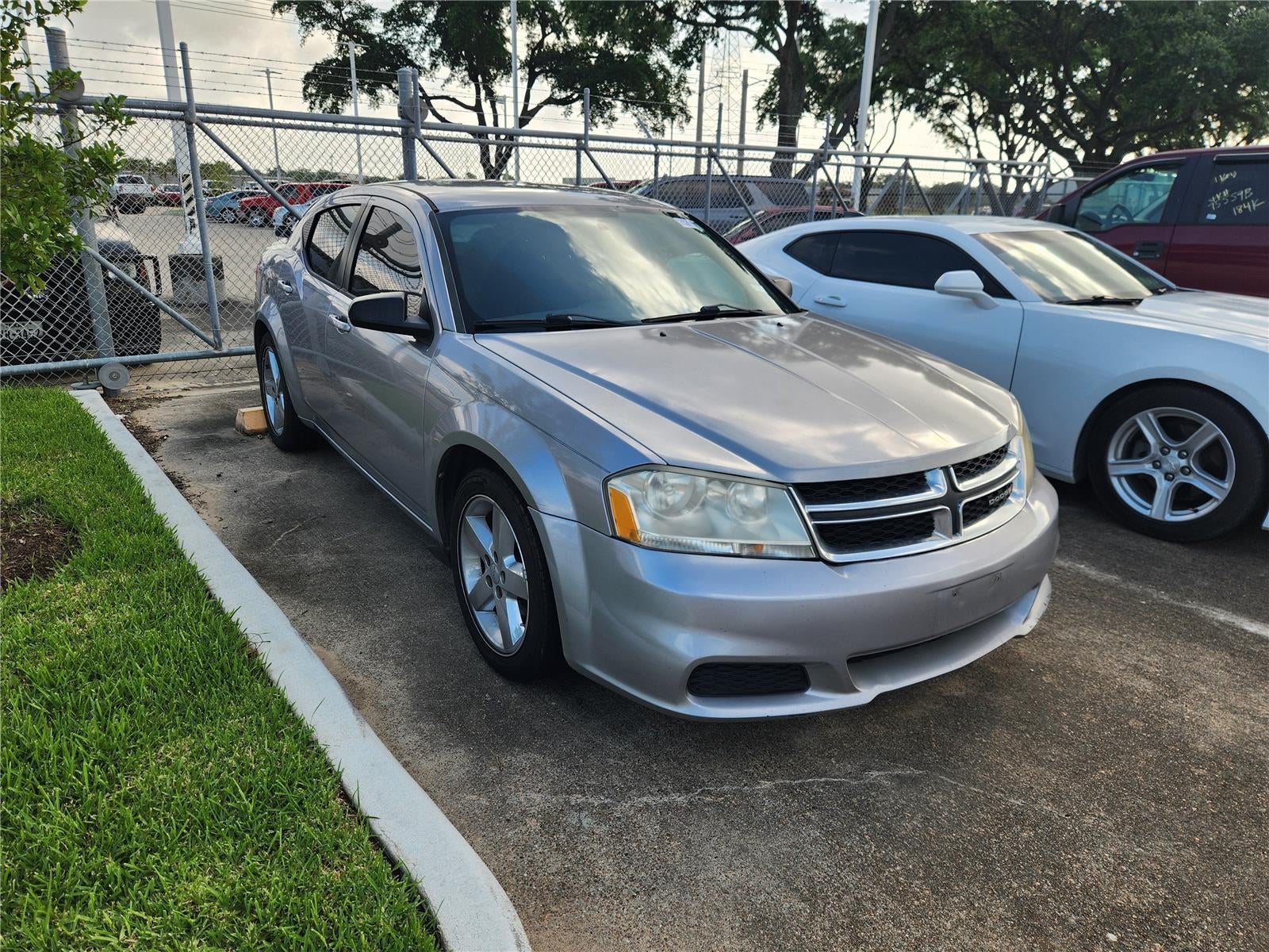 2013 Dodge AVENGER SE