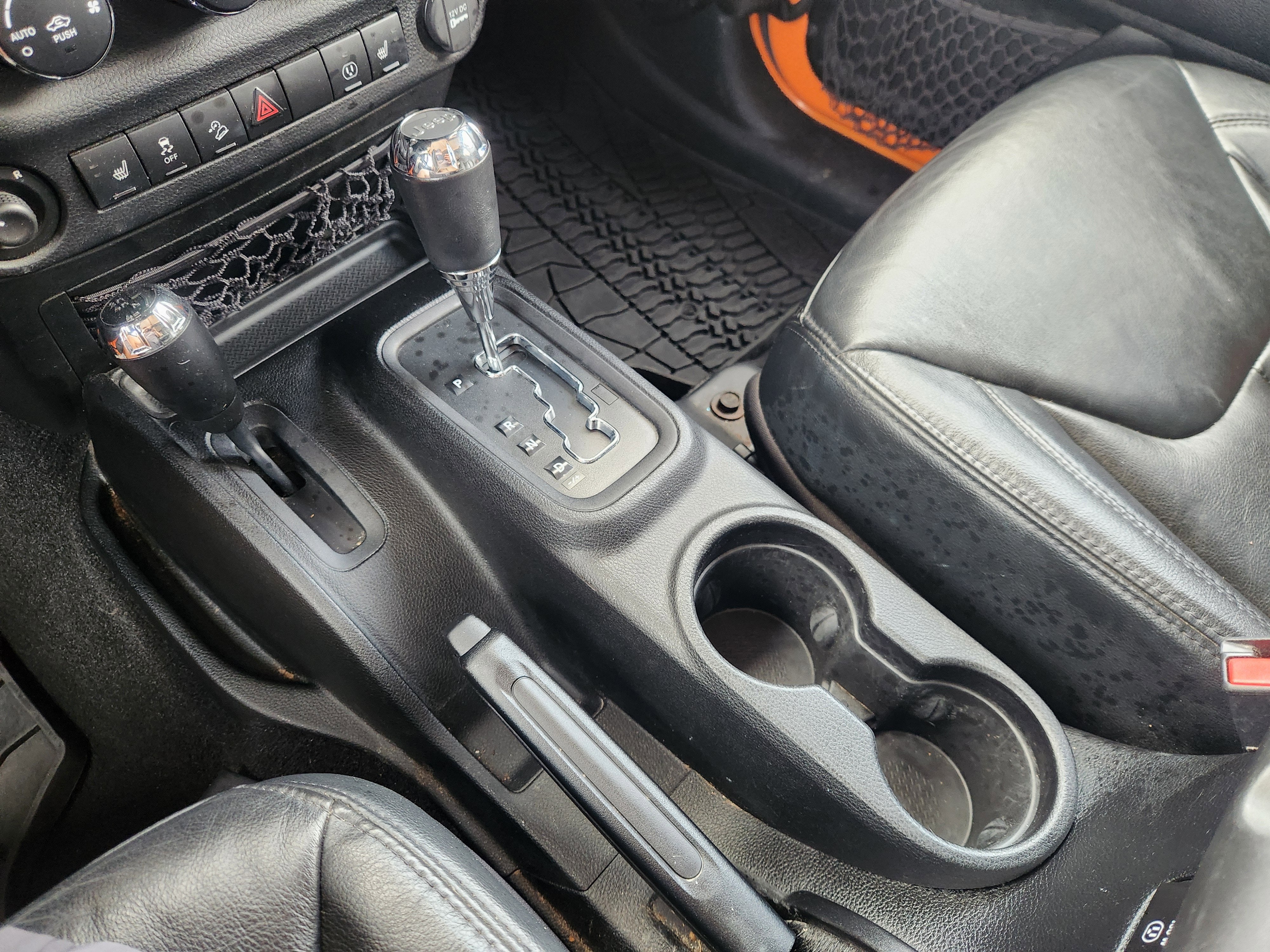 2013 Jeep Wrangler Unlimited Sahara LIFTED