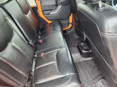 2013 Jeep Wrangler Unlimited Sahara LIFTED