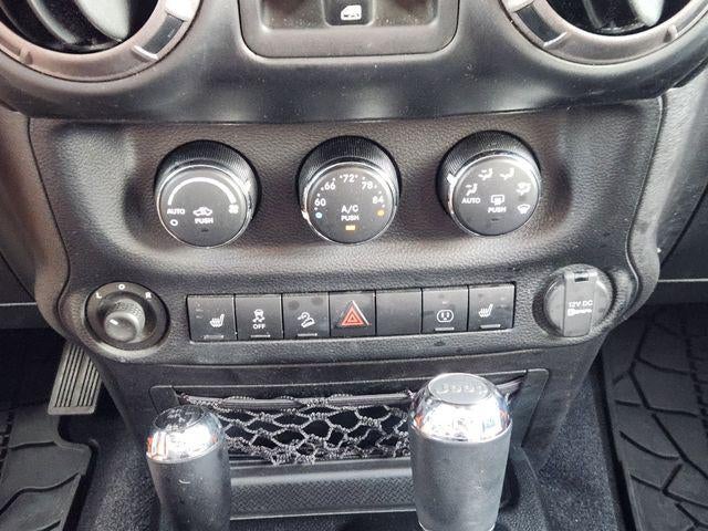 2013 Jeep Wrangler Unlimited Sahara LIFTED