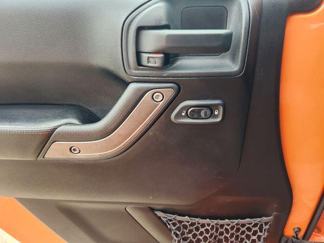 2013 Jeep Wrangler Unlimited Sahara LIFTED