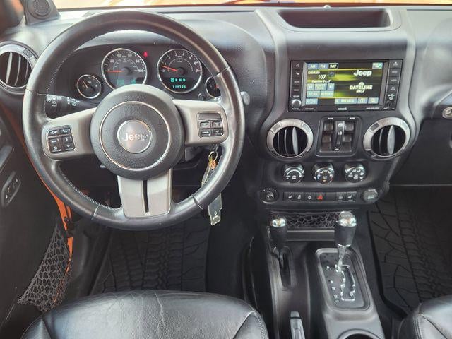 2013 Jeep Wrangler Unlimited Sahara LIFTED
