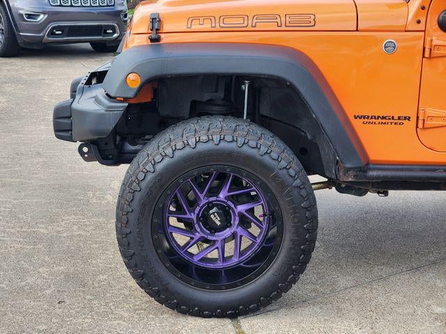 2013 Jeep Wrangler Unlimited Sahara LIFTED