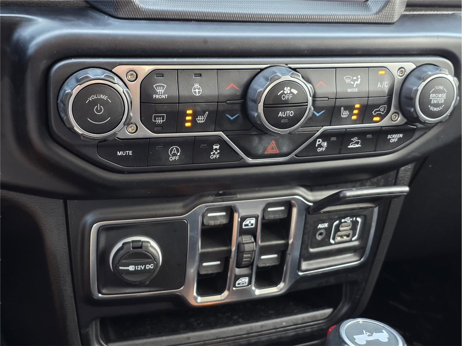 2022 Jeep WRANGLER SAHARA