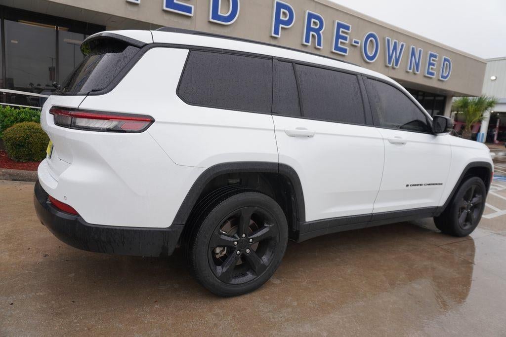 2023 Jeep GRAND CHEROKEE Base