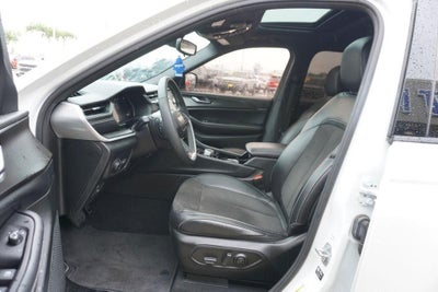 2023 Jeep GRAND CHEROKEE Base