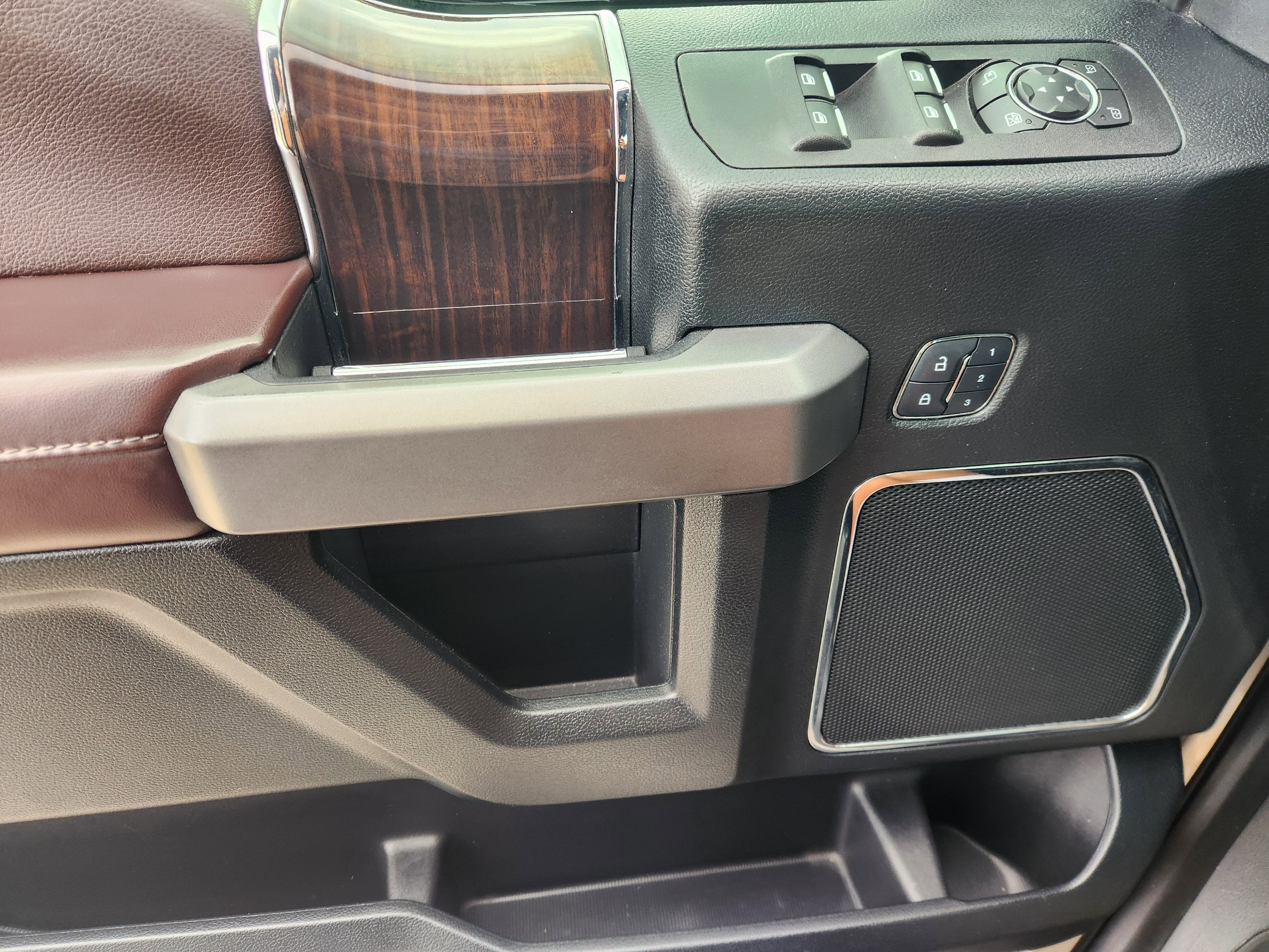 2017 Ford F-150 Platinum