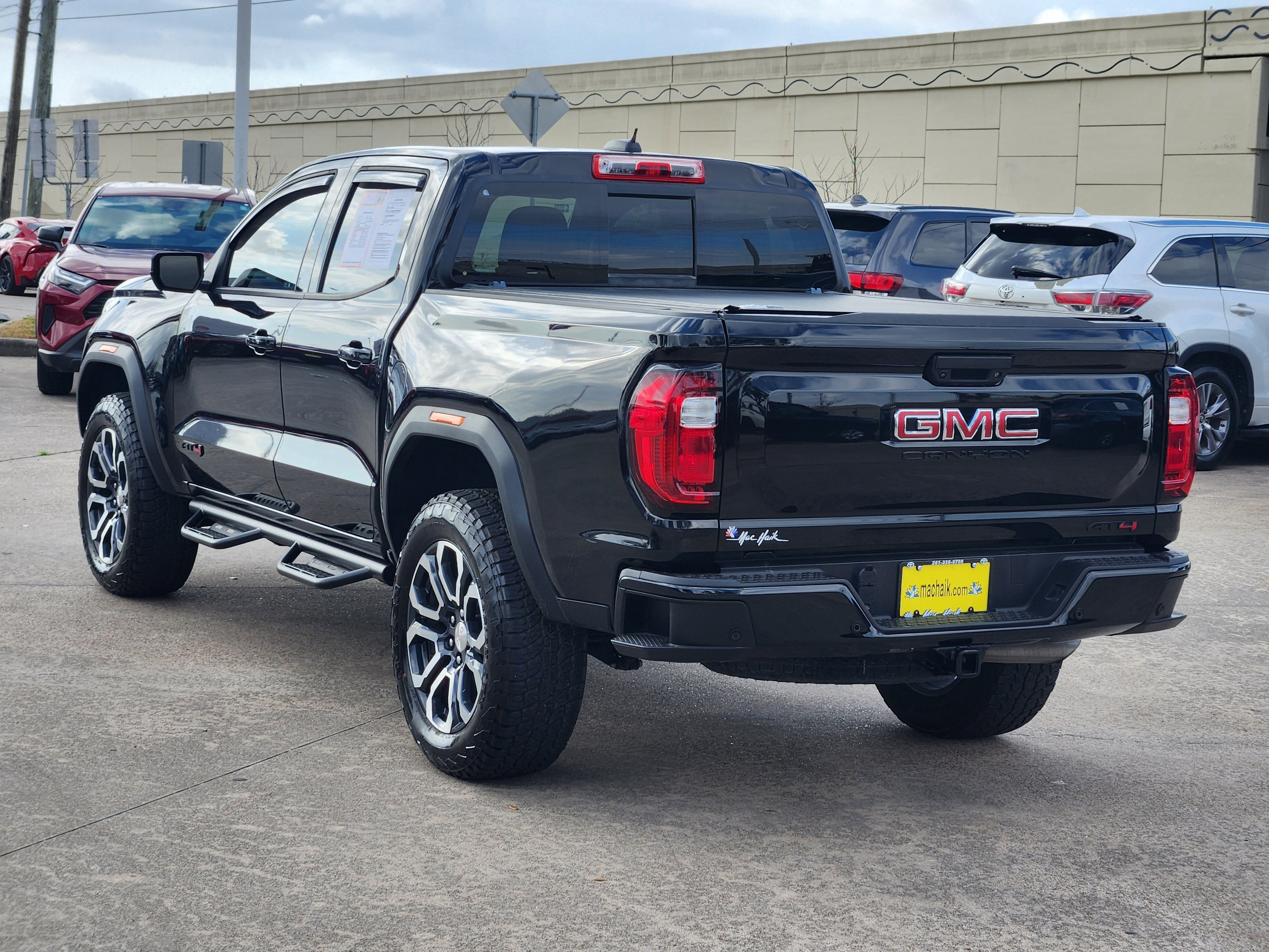 2024 GMC Canyon AT4