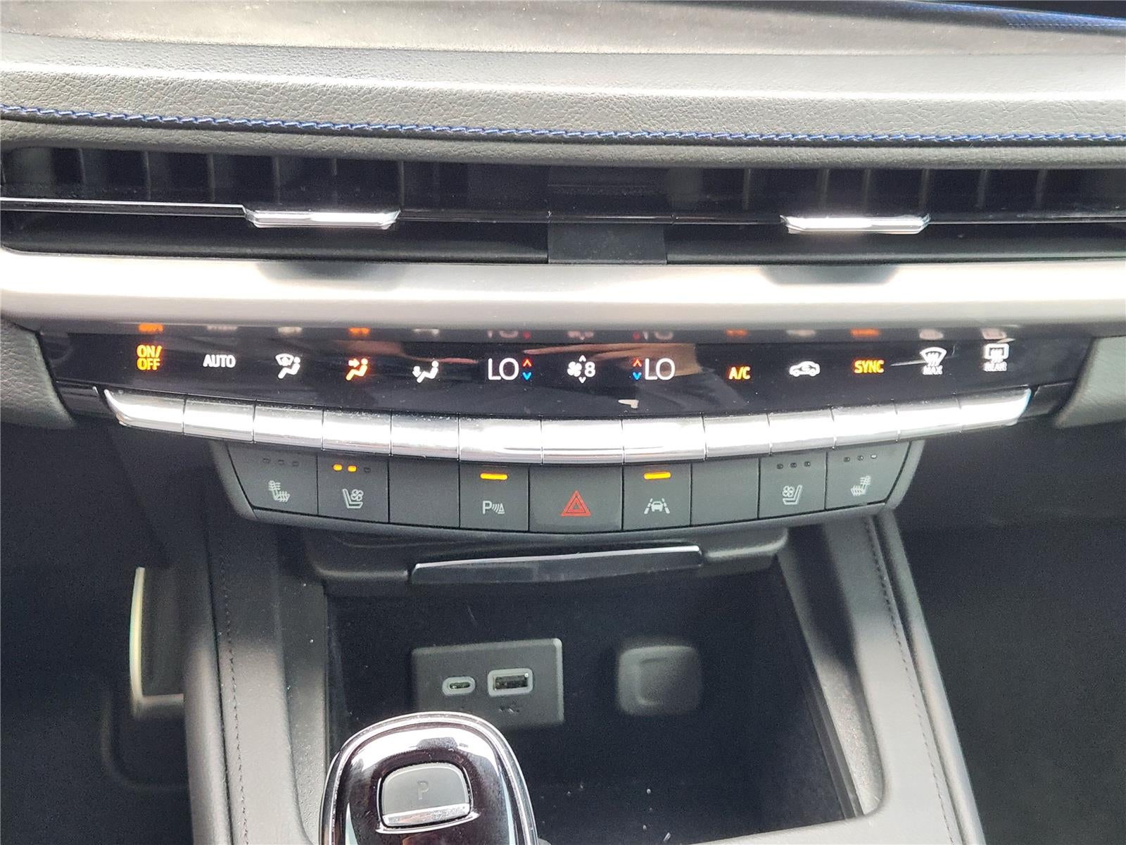 2024 Cadillac XT4 SPORT