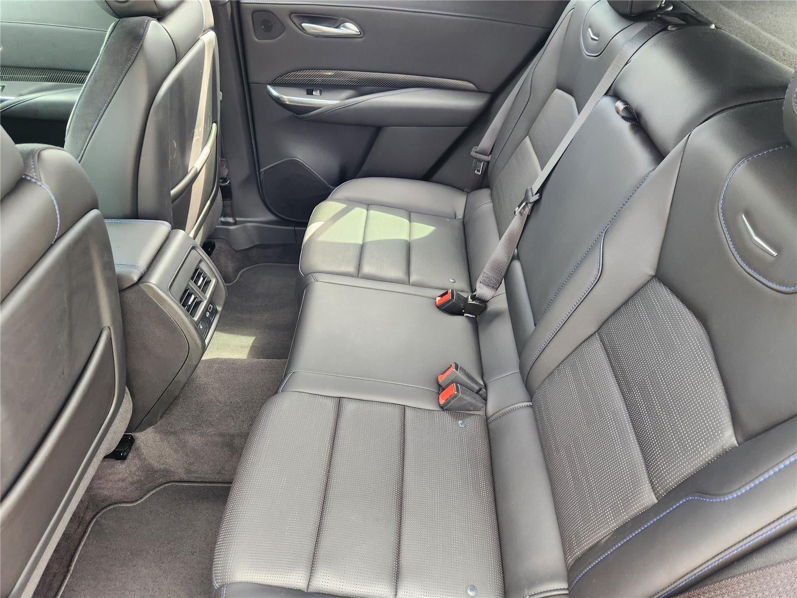 2024 Cadillac XT4 SPORT