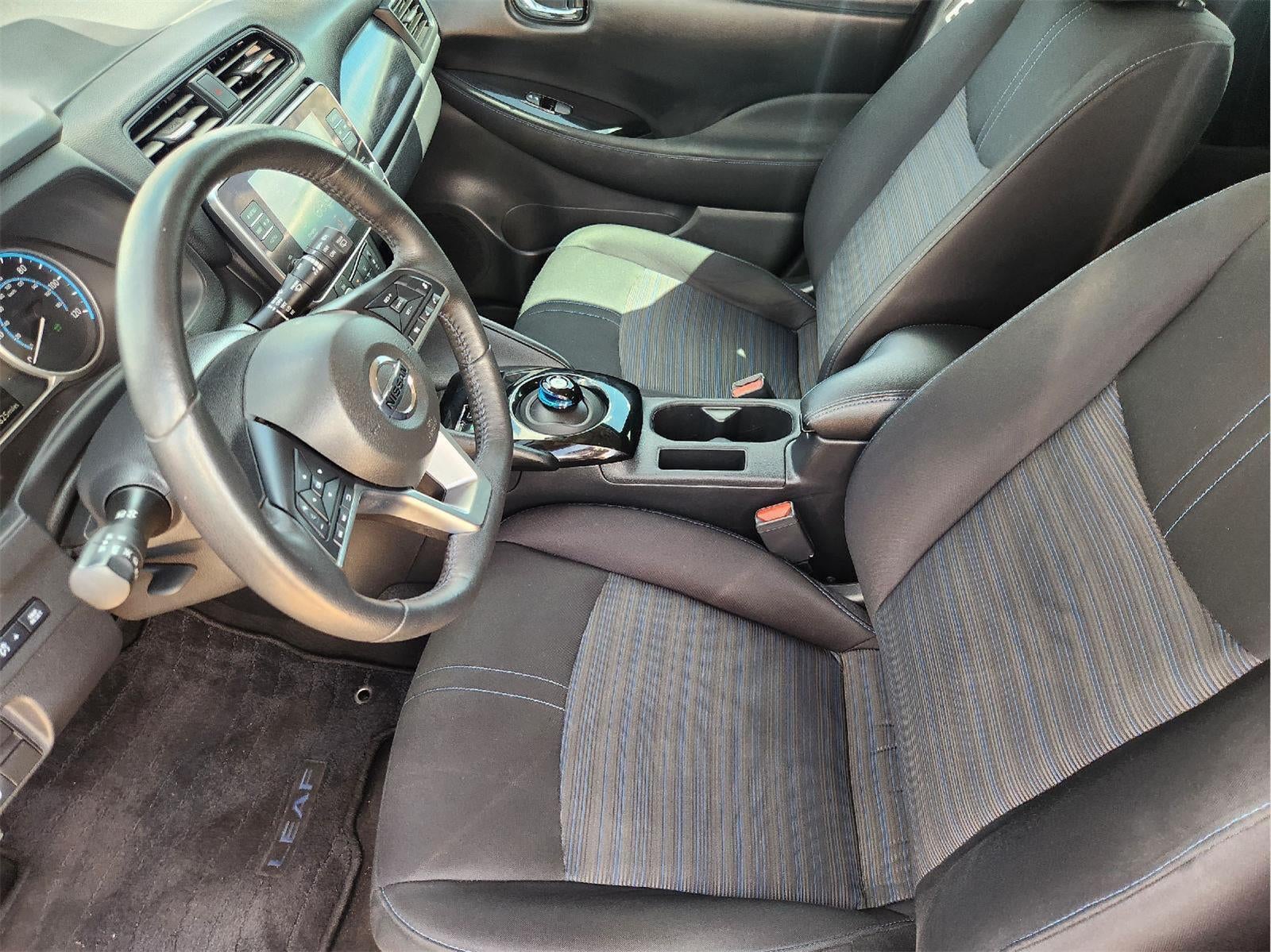 2022 Nissan LEAF SV
