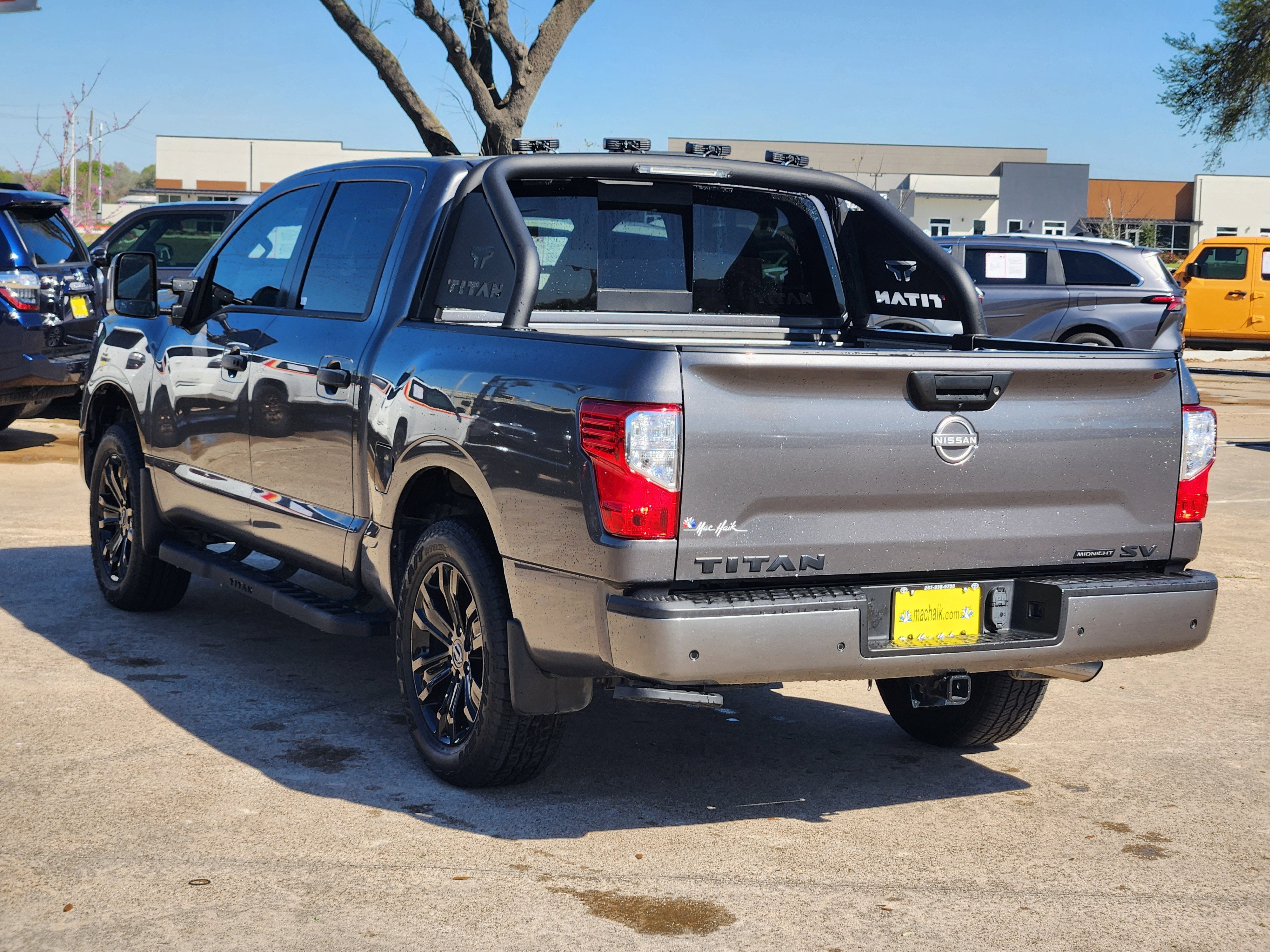 2024 Nissan Titan SV