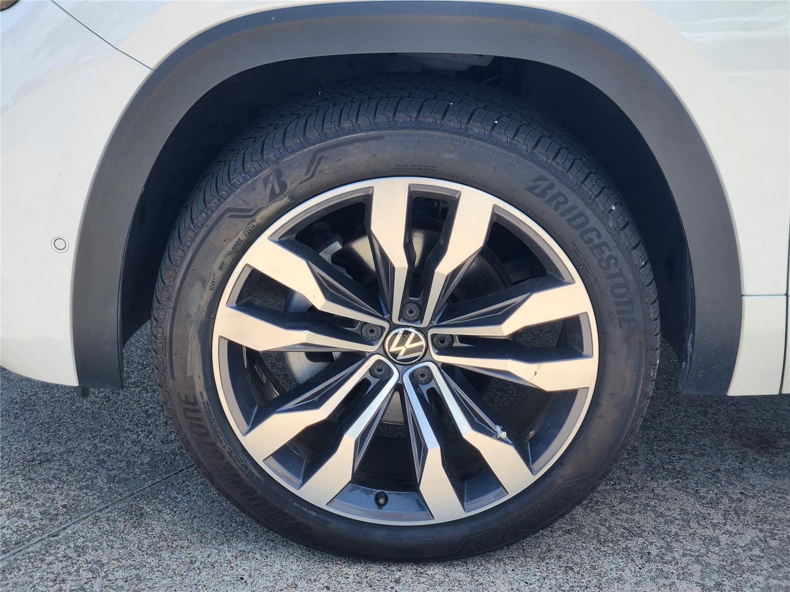2023 Volkswagen Atlas Cross Sport 3.6L V6 SEL Premium R-Line