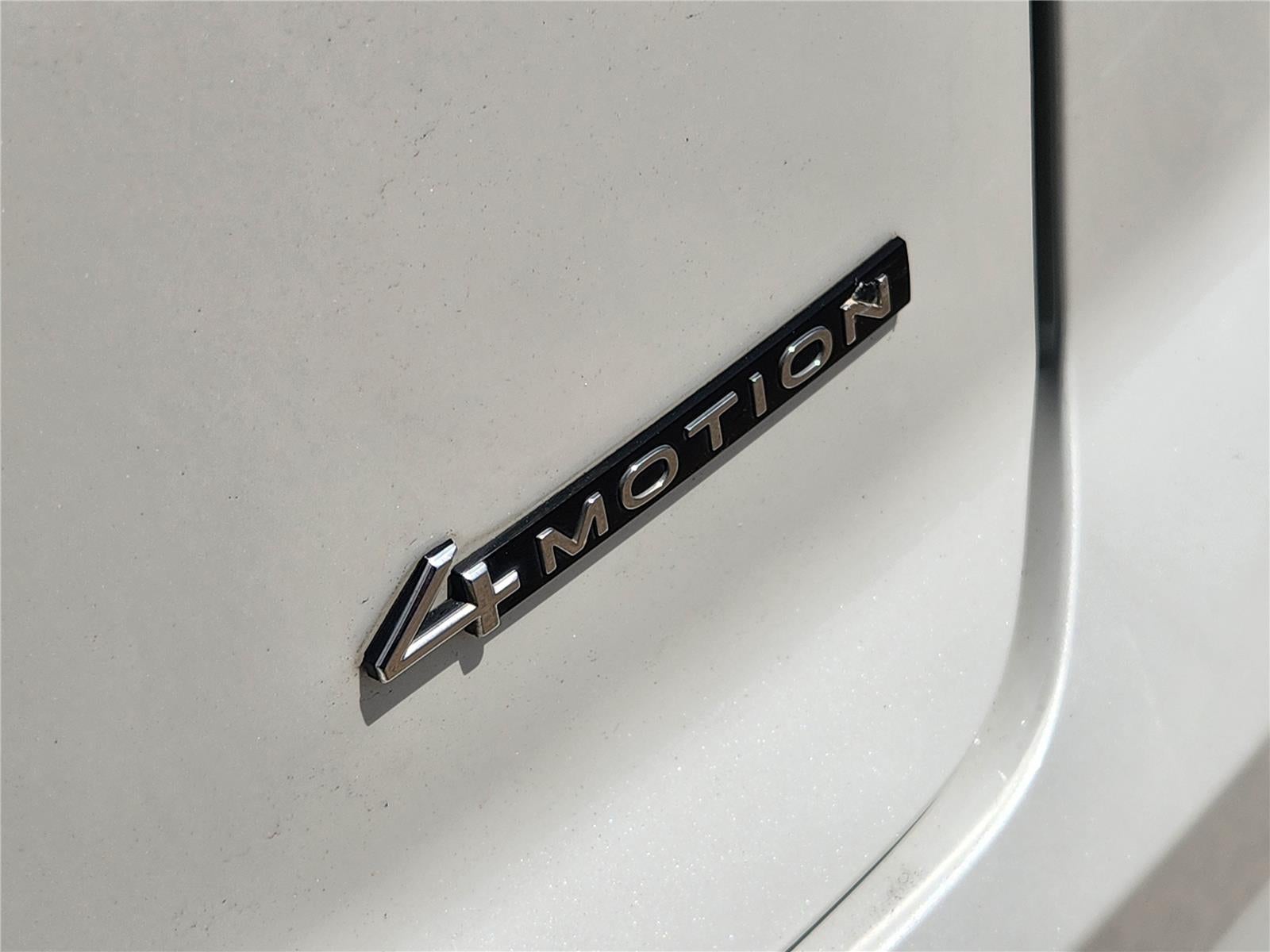 2023 Volkswagen Atlas Cross Sport 3.6L V6 SEL Premium R-Line