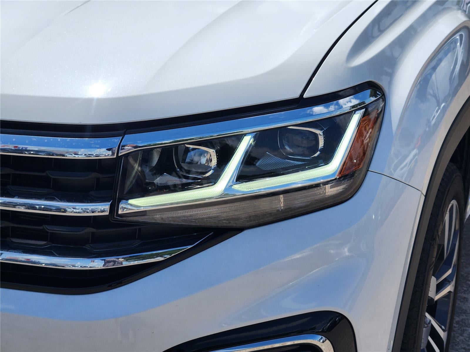 2023 Volkswagen Atlas Cross Sport 3.6L V6 SEL Premium R-Line