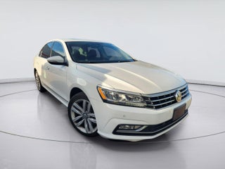 2017 Volkswagen Passat 1.8T SE w/Technology
