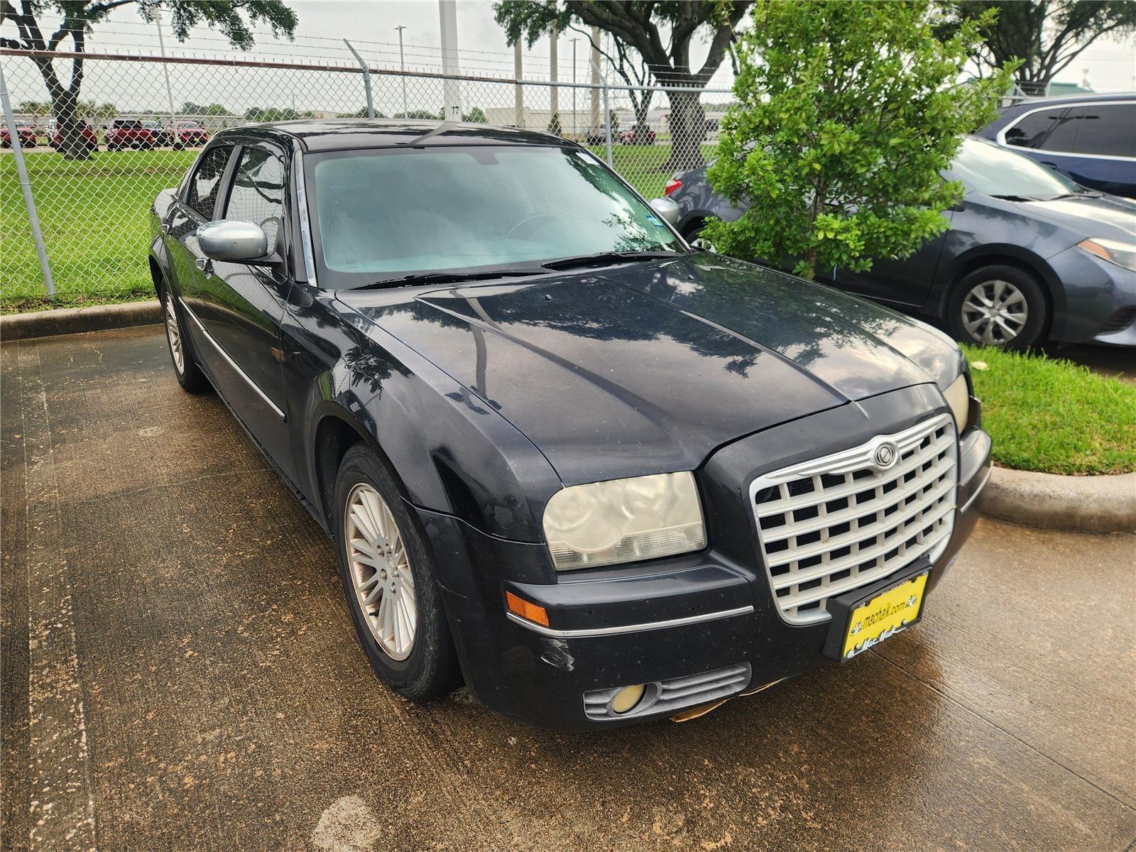 2010 Chrysler 300's photo