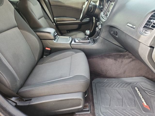 2016 Dodge Charger SE