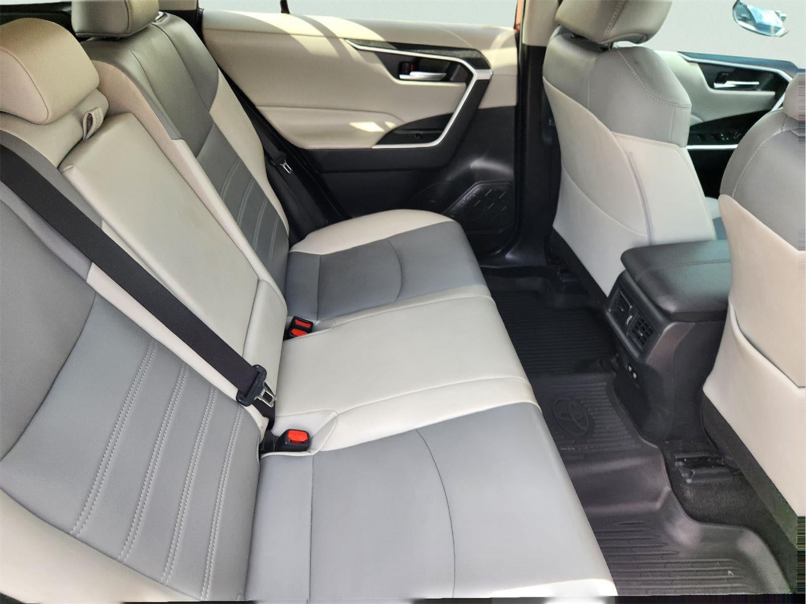 2020 Toyota RAV4 XLE Premium