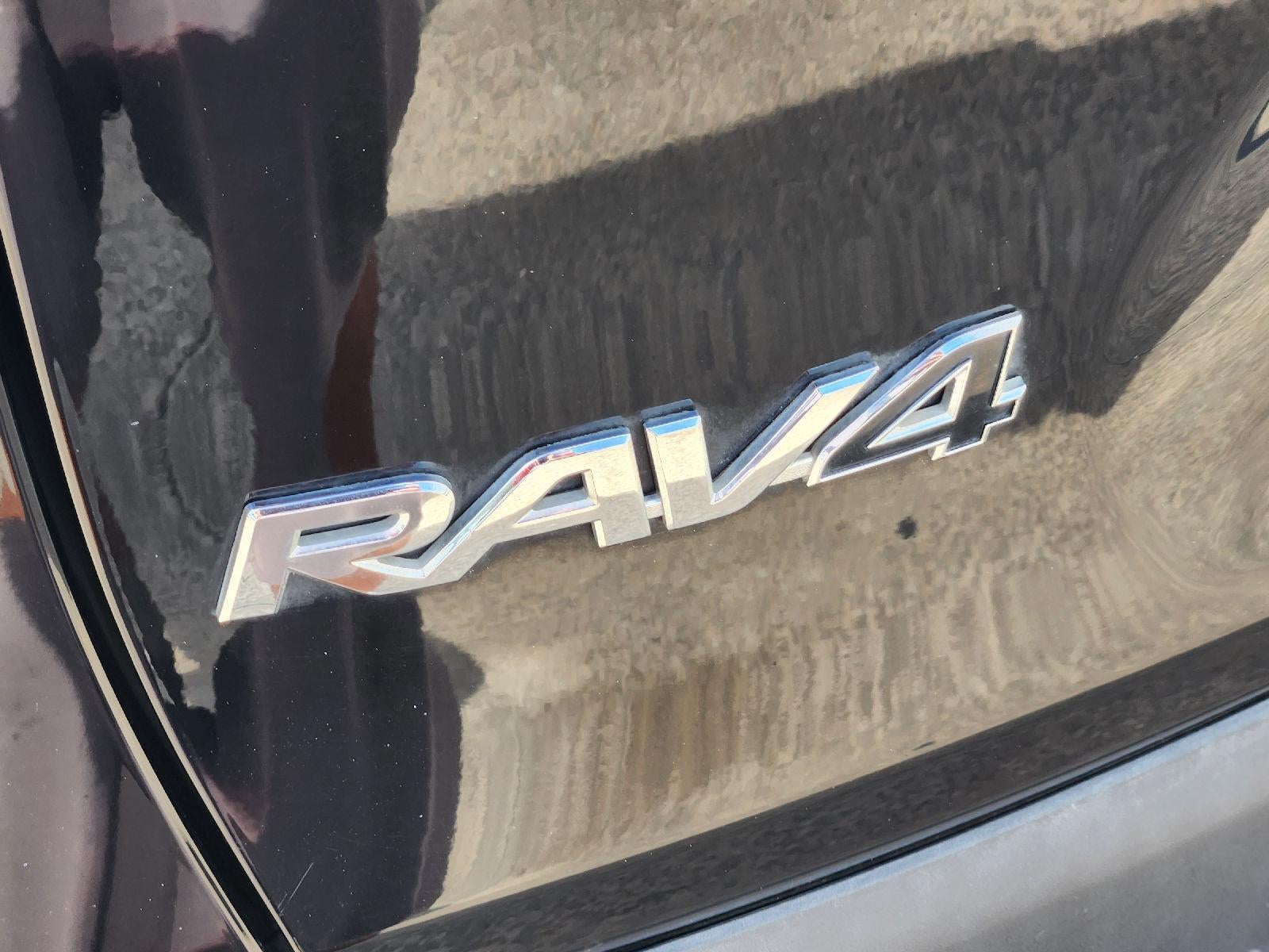 2020 Toyota RAV4 LE