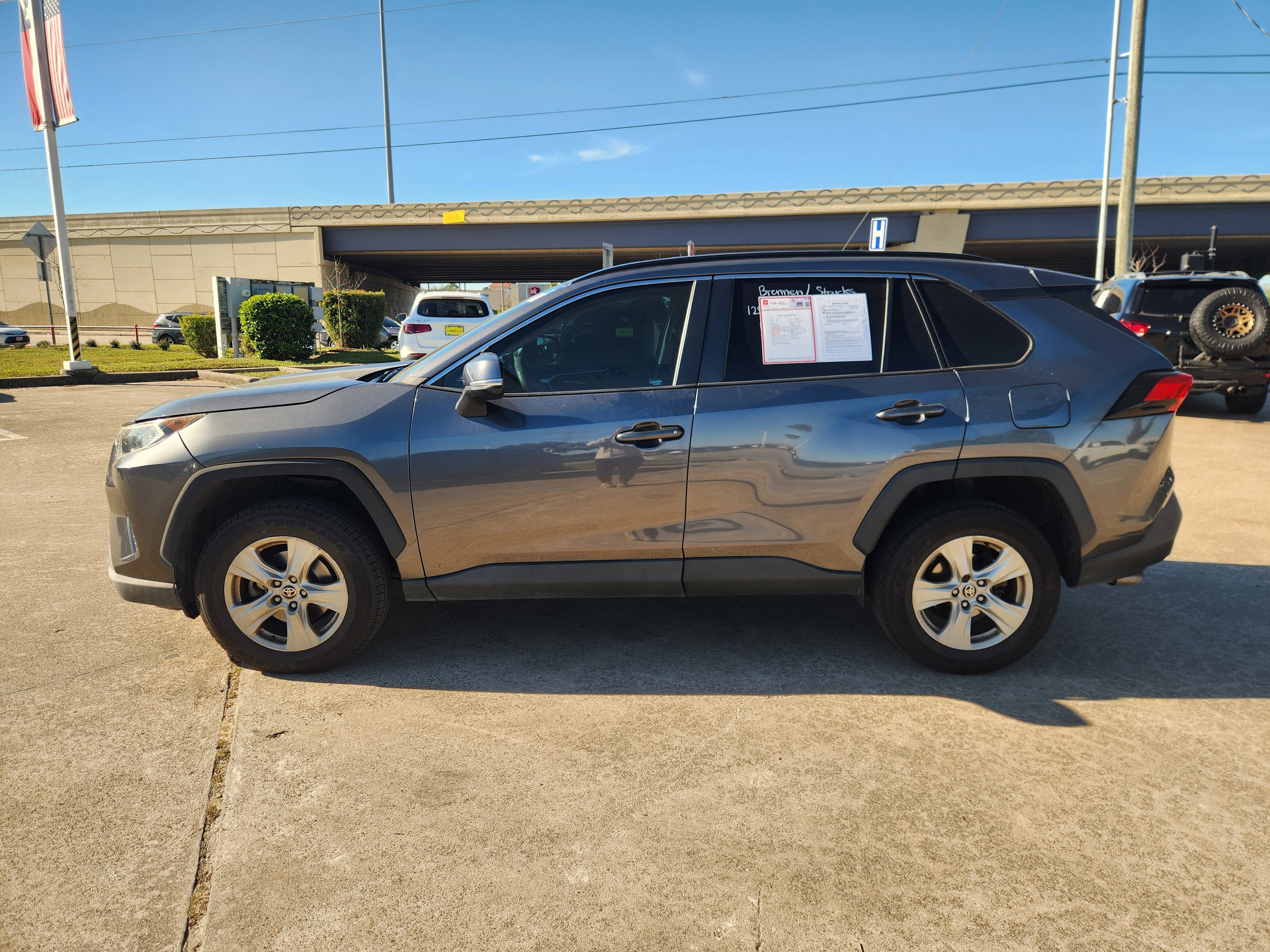 2021 Toyota RAV4 XLE