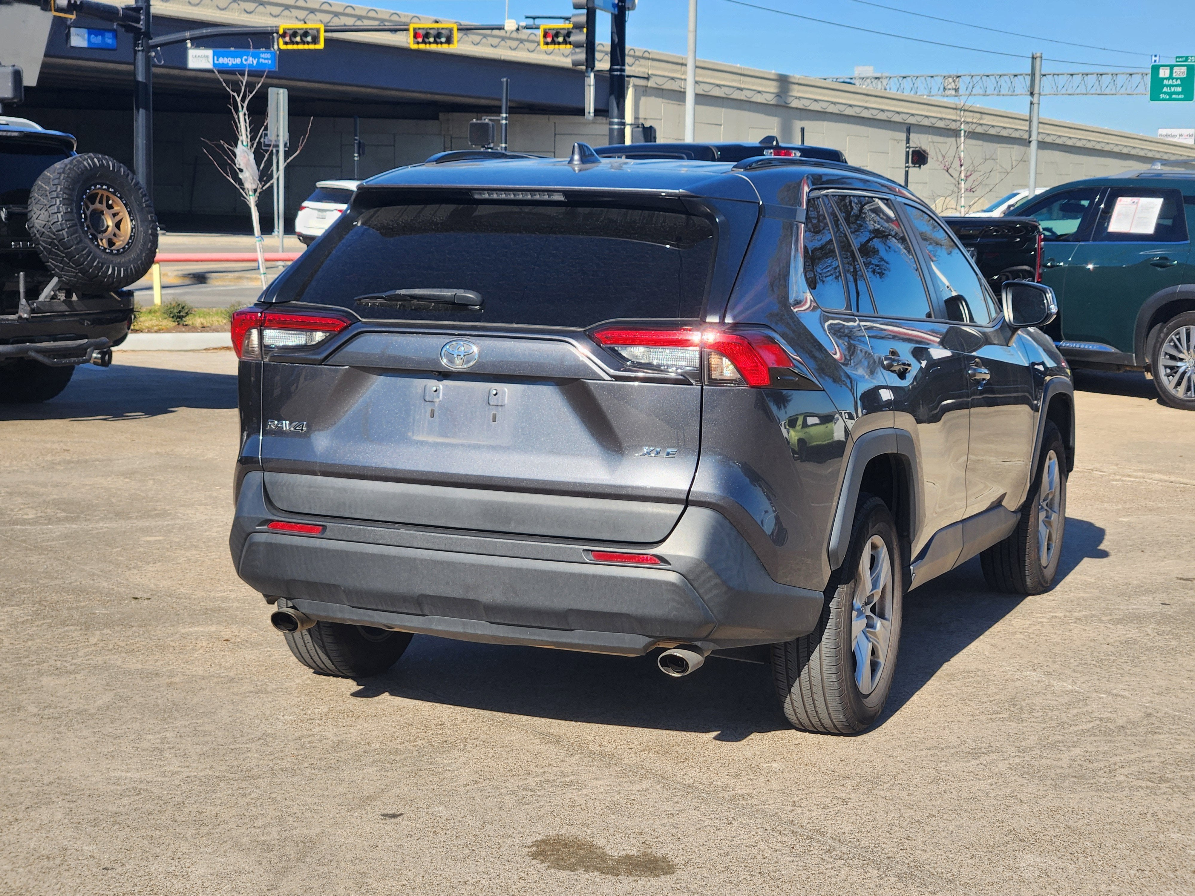 2021 Toyota RAV4 XLE