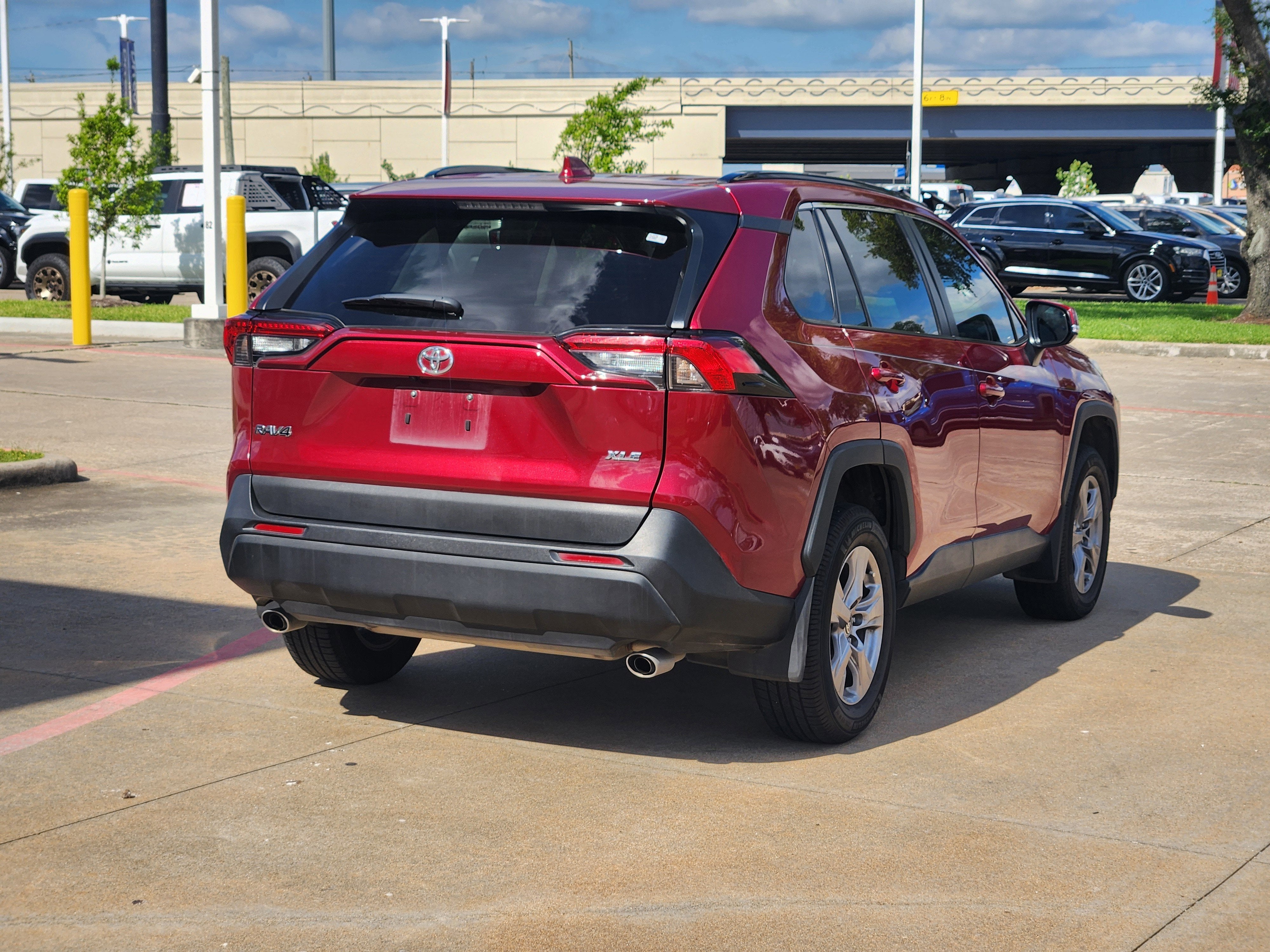 2023 Toyota RAV4 XLE
