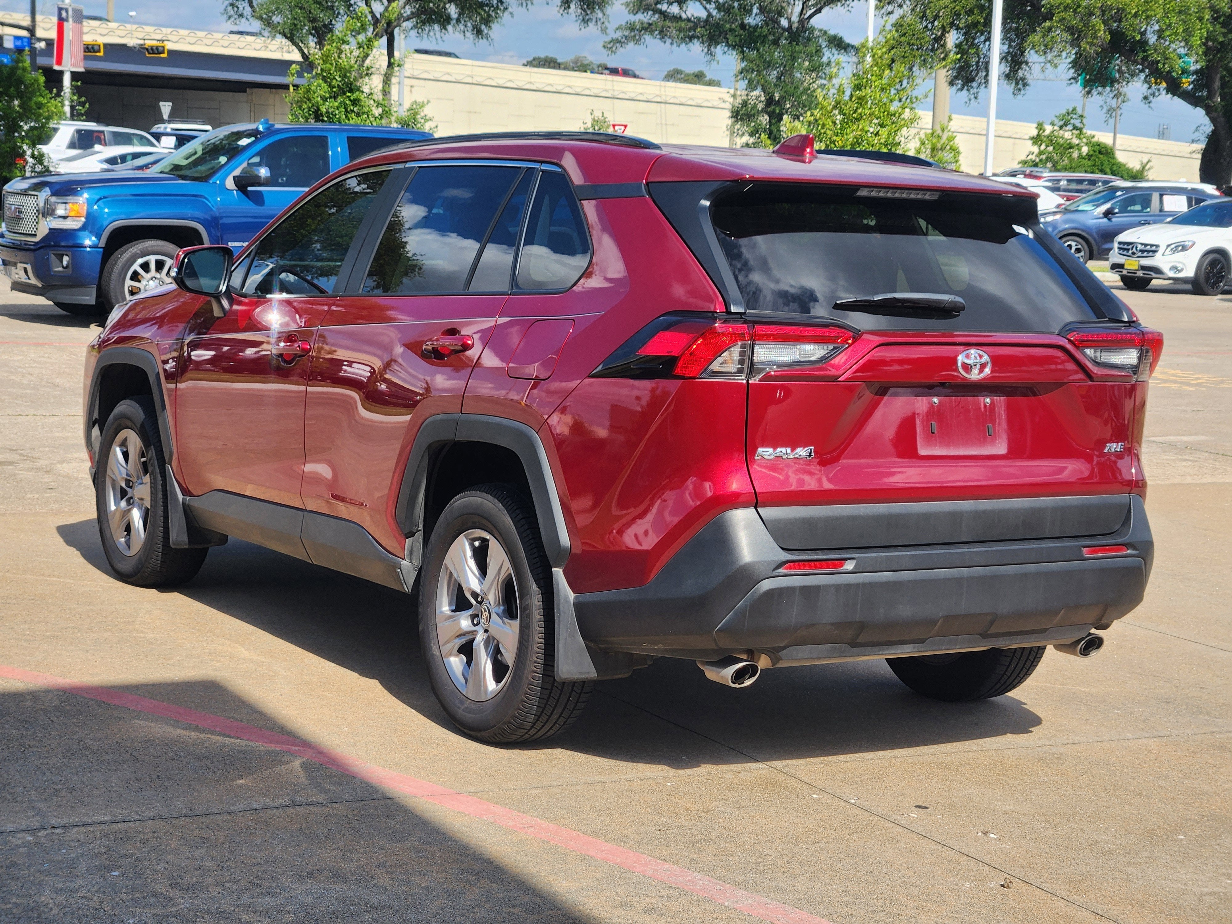 2023 Toyota RAV4 XLE
