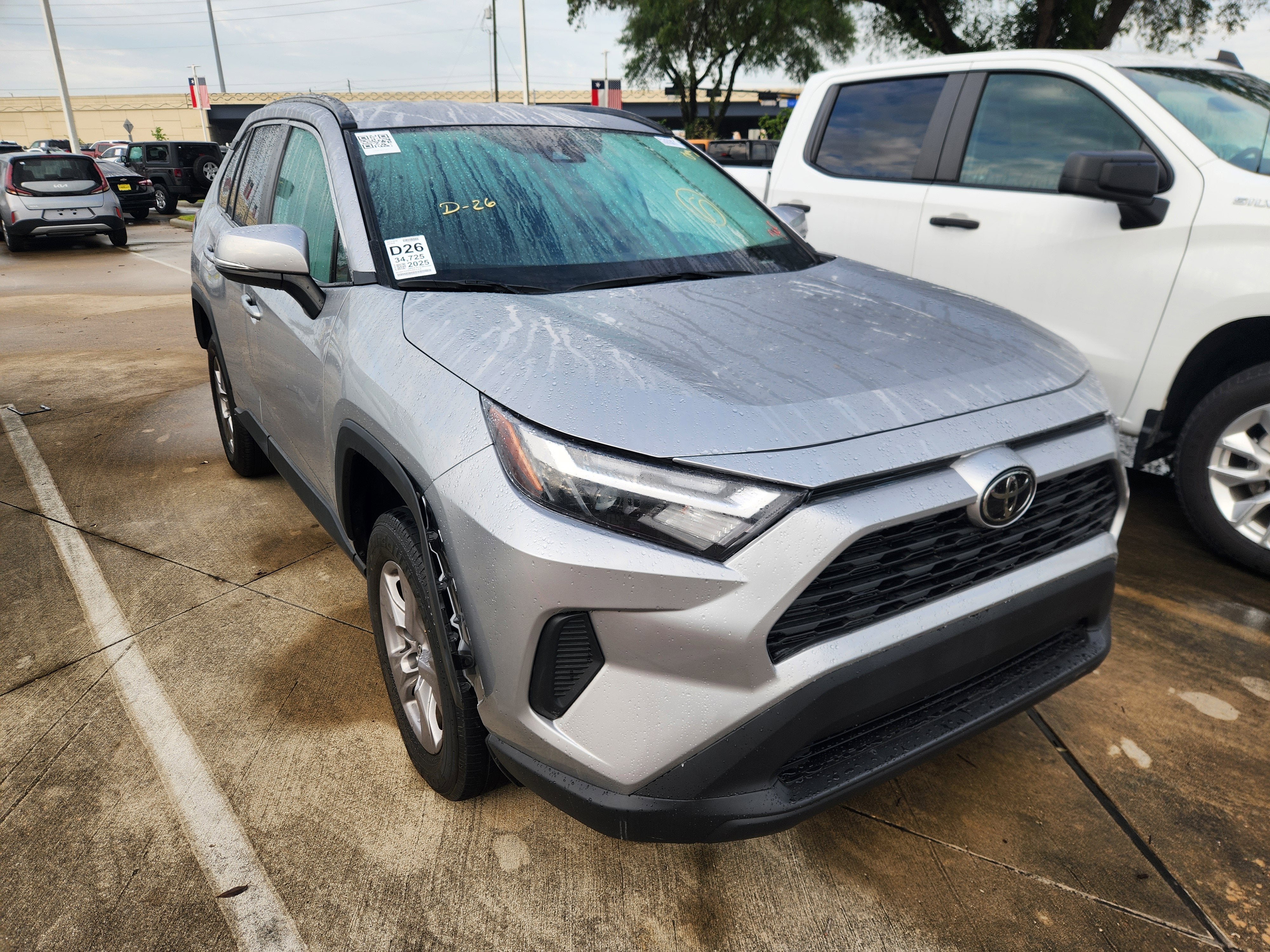 2025 Toyota RAV4 XLE