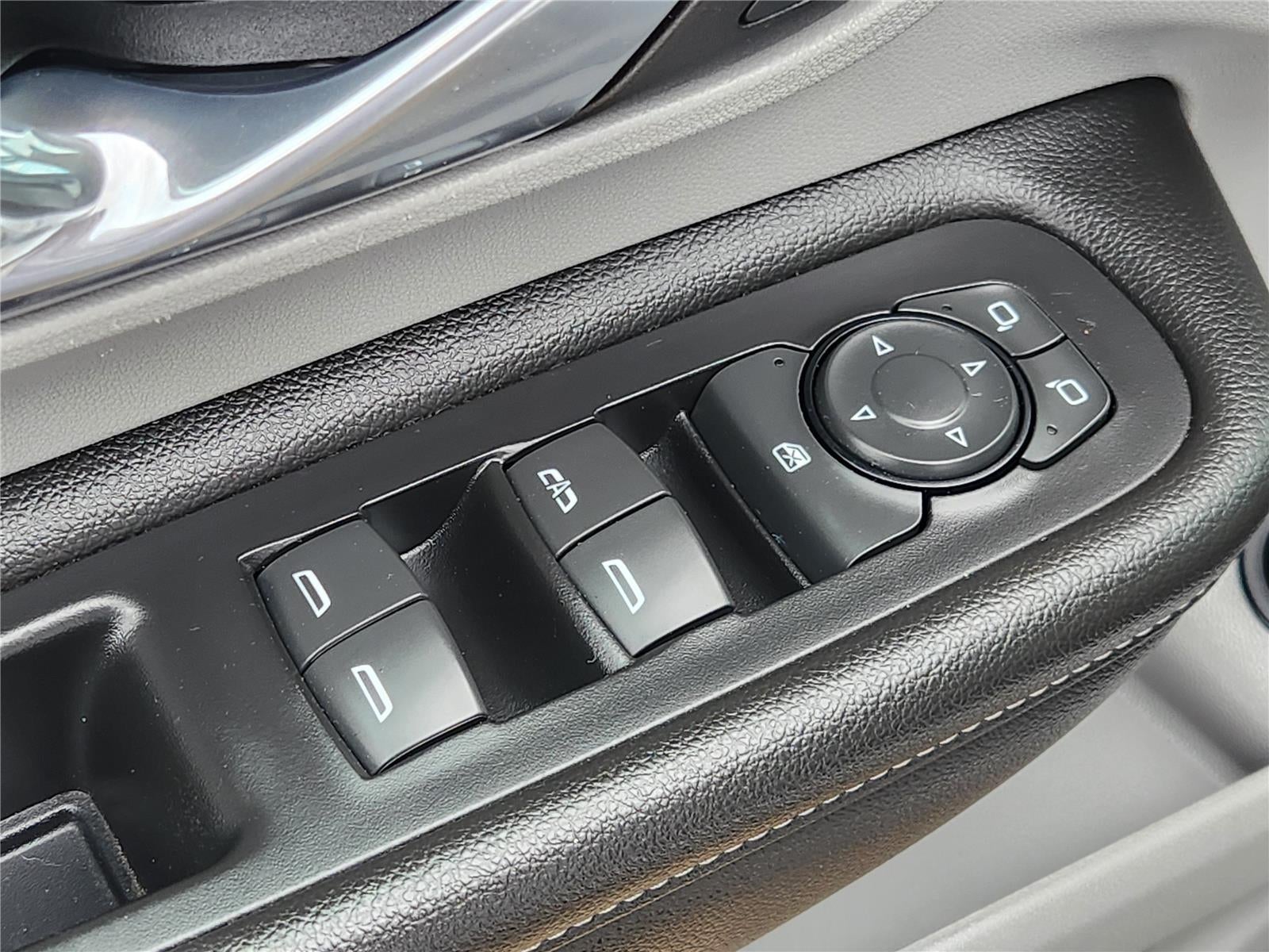 2023 GMC TERRAIN Base