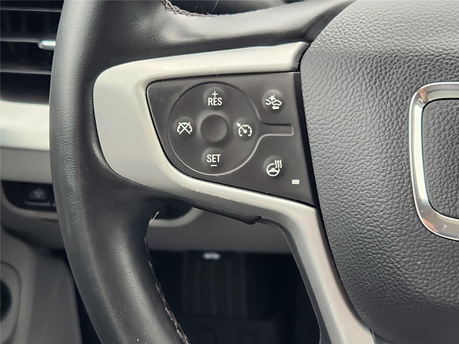 2023 GMC TERRAIN Base