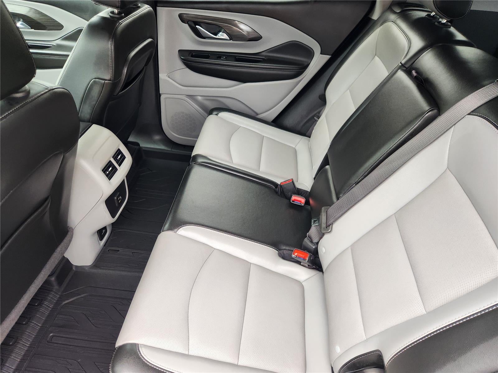 2023 GMC TERRAIN Base
