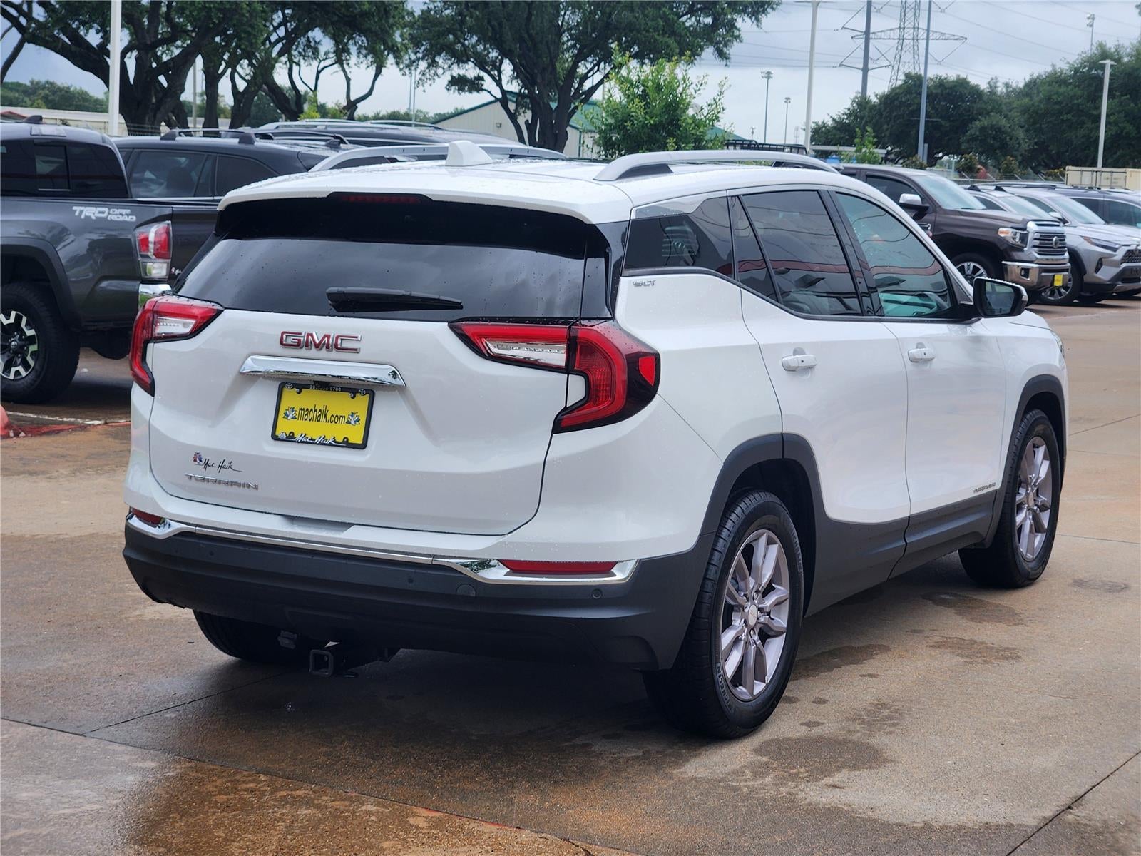 2023 GMC TERRAIN Base