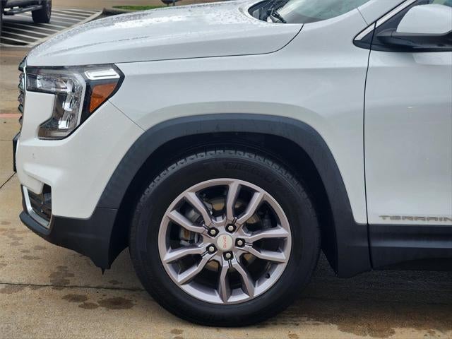 2023 GMC TERRAIN Base