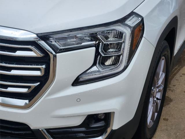 2023 GMC TERRAIN Base