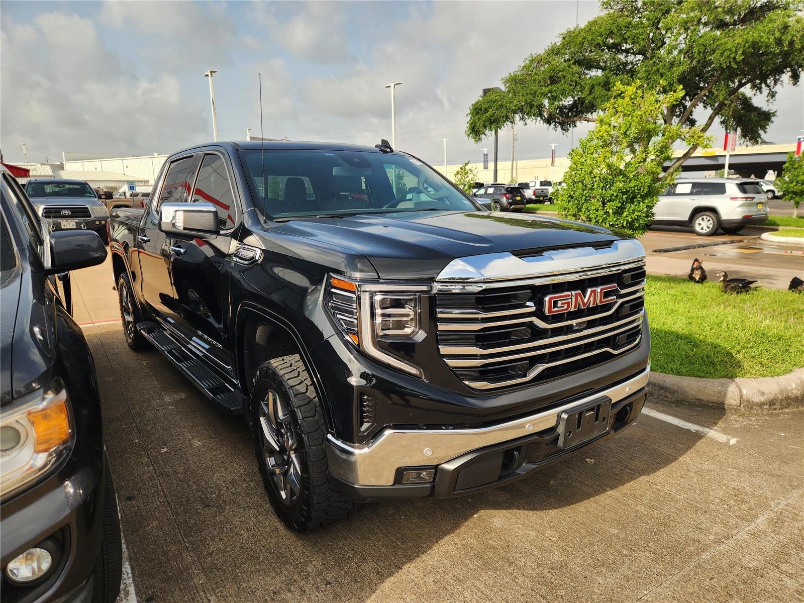 2025 GMC Sierra 1500 SLT
