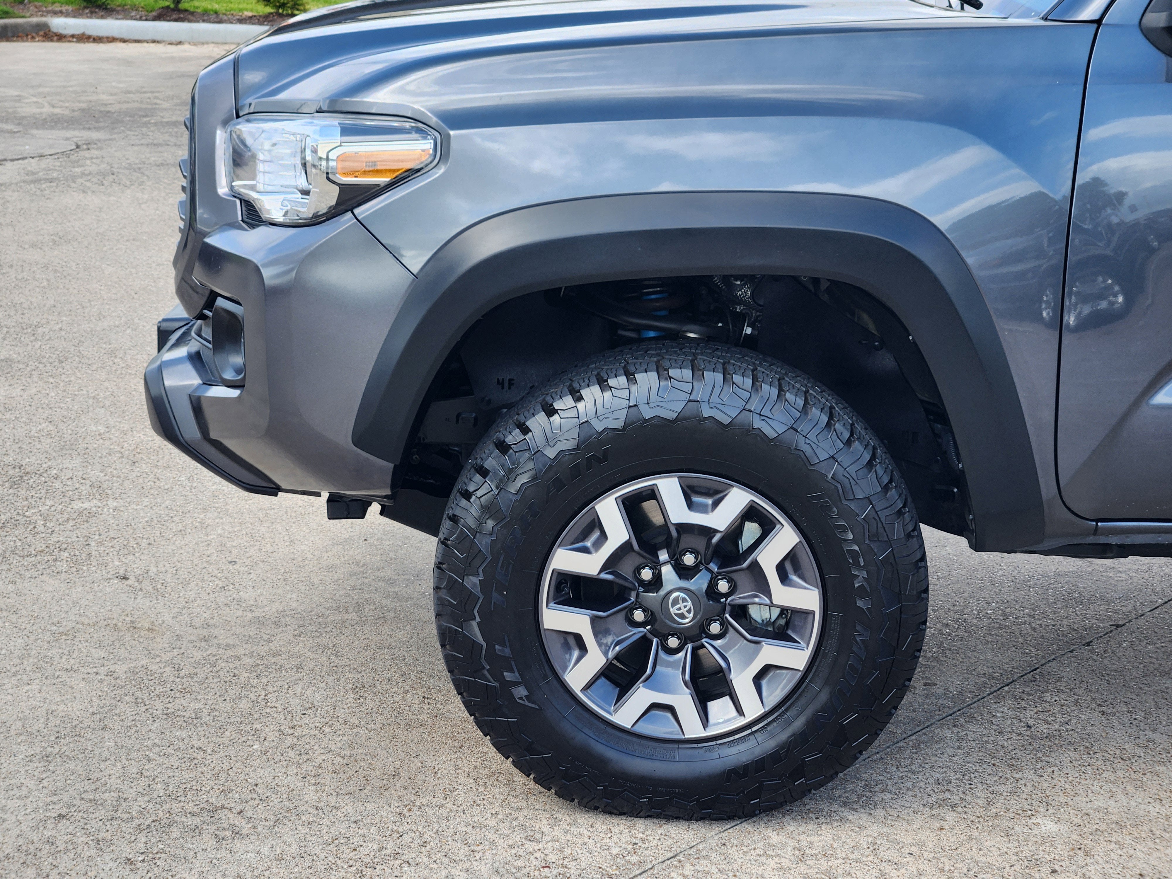 2023 Toyota Tacoma SR5 - Photo 8