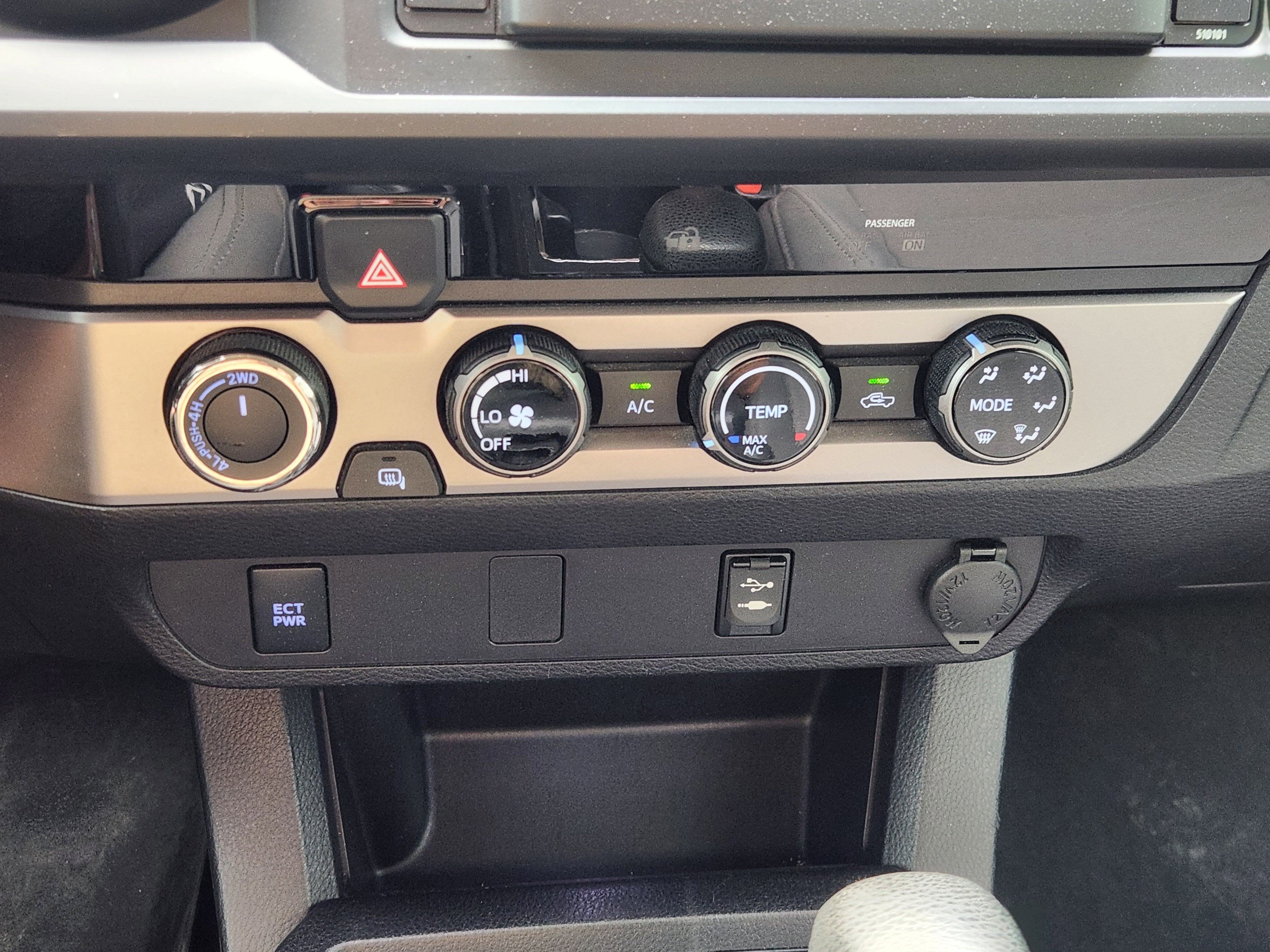 2017 Toyota Tacoma SR