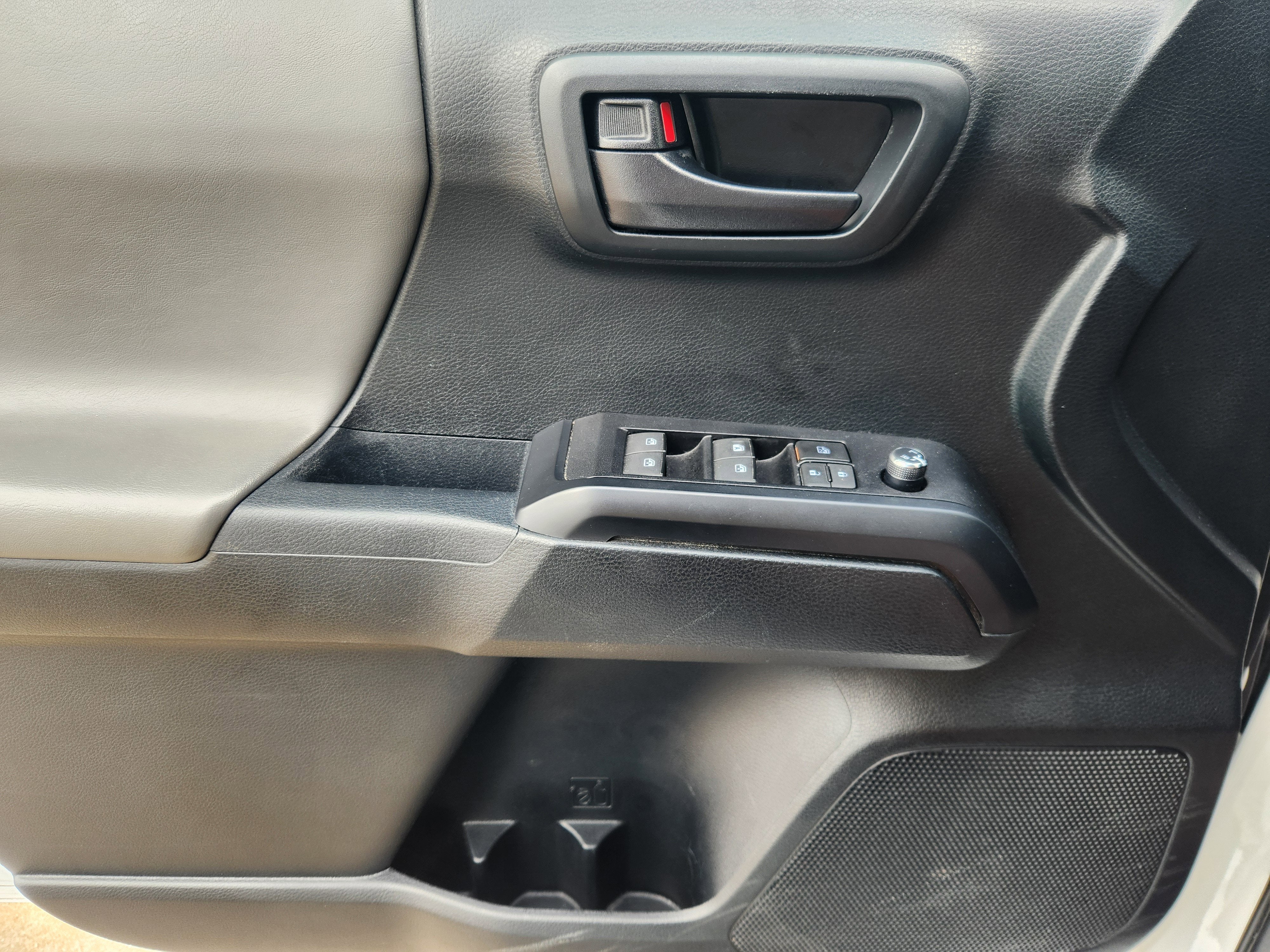 2017 Toyota Tacoma SR