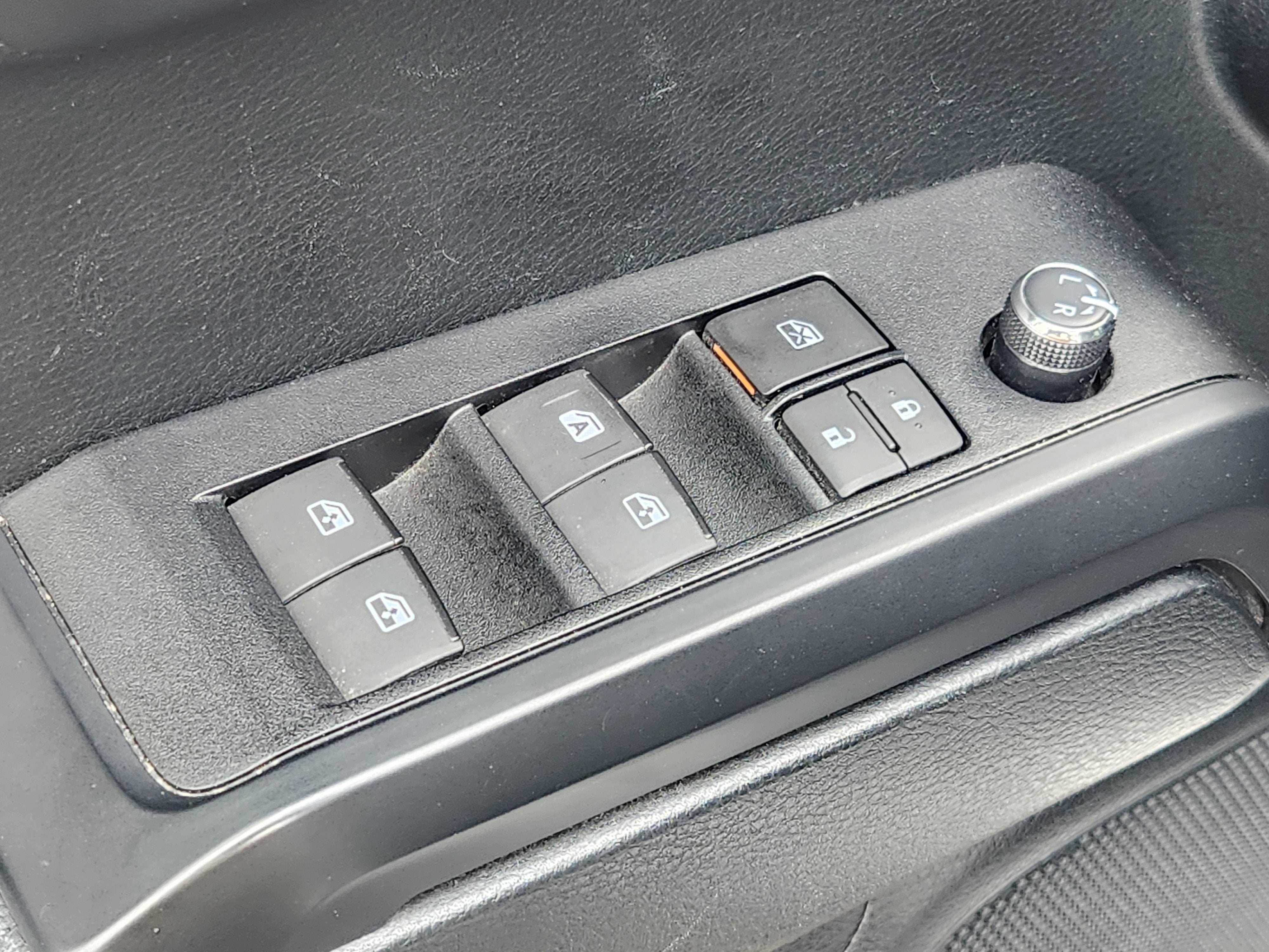 2017 Toyota Tacoma SR