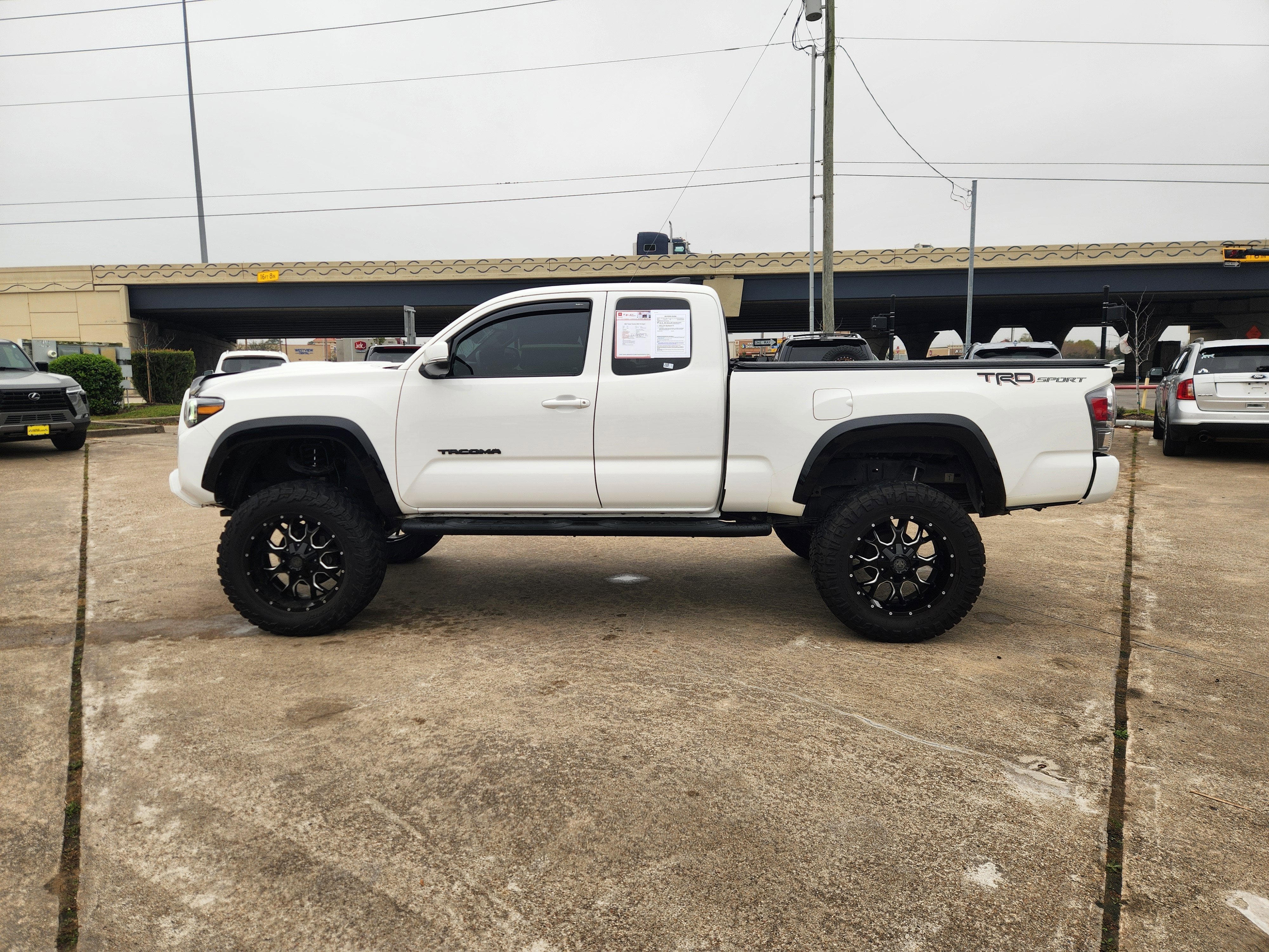 2023 Toyota Tacoma TRD Sport V6