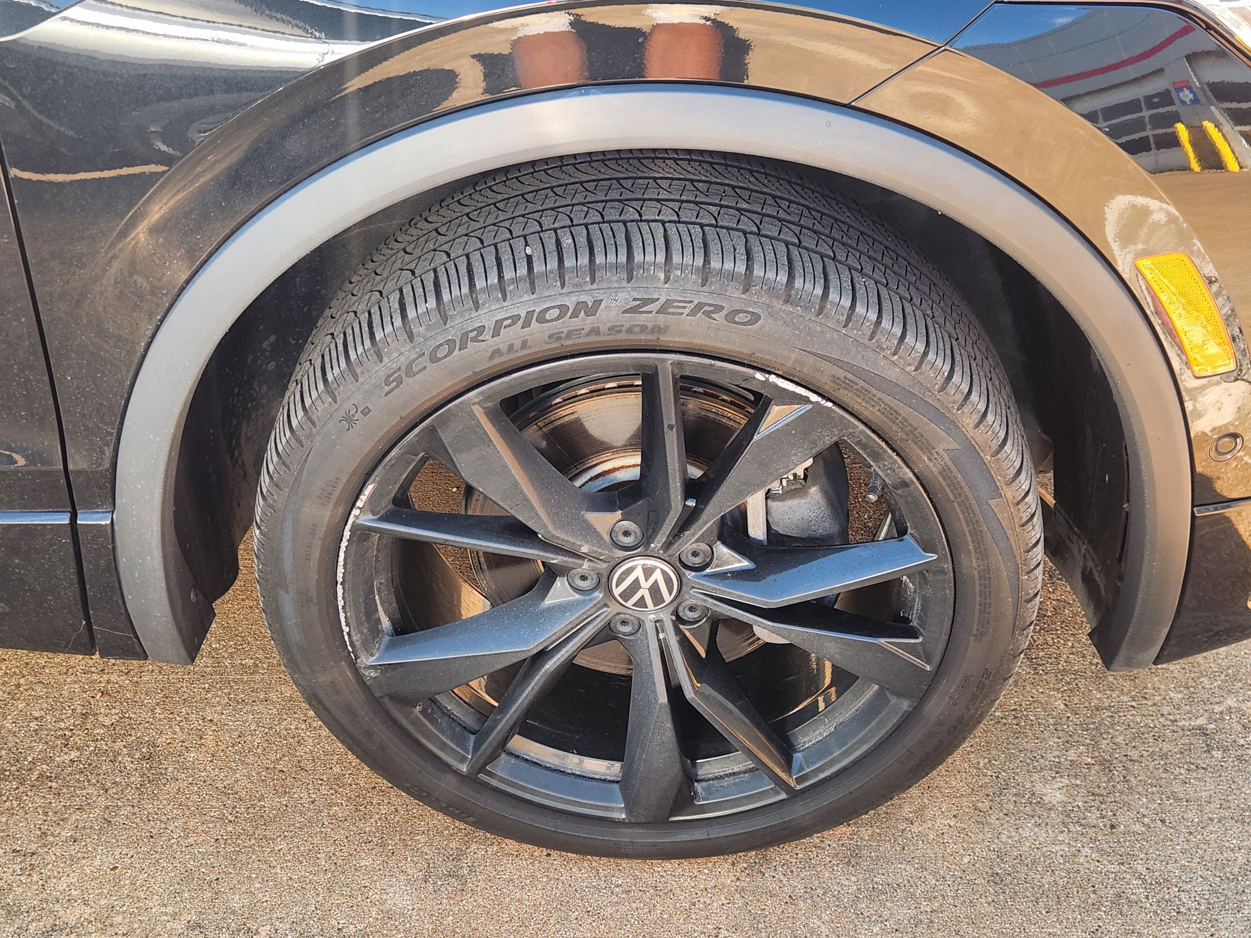2024 Volkswagen Tiguan 2.0T SEL R-Line