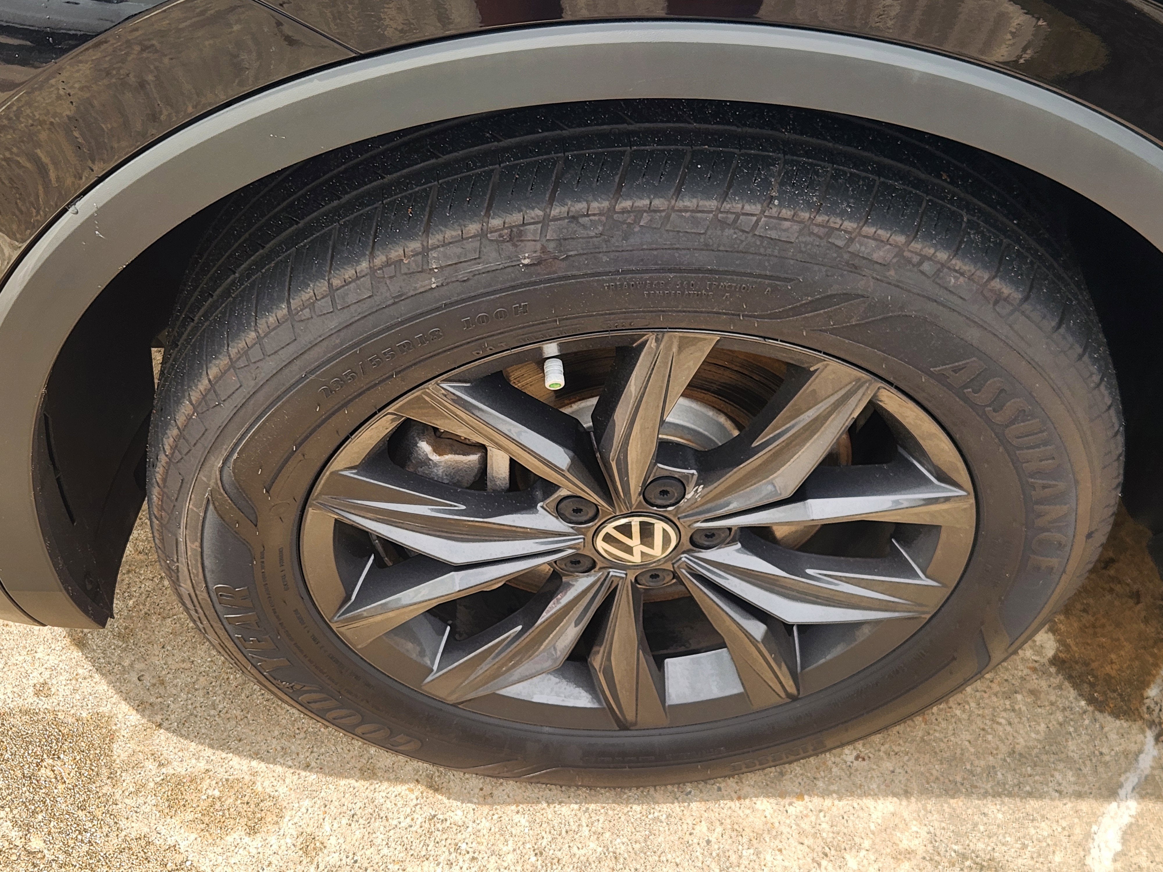 2024 Volkswagen Tiguan 2.0T SE