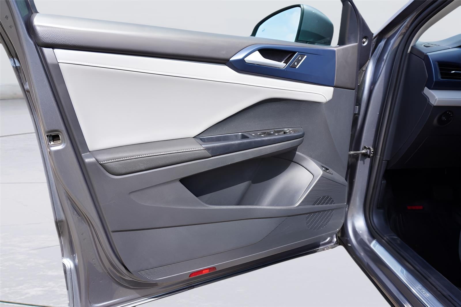2024 Volkswagen TAOS Base