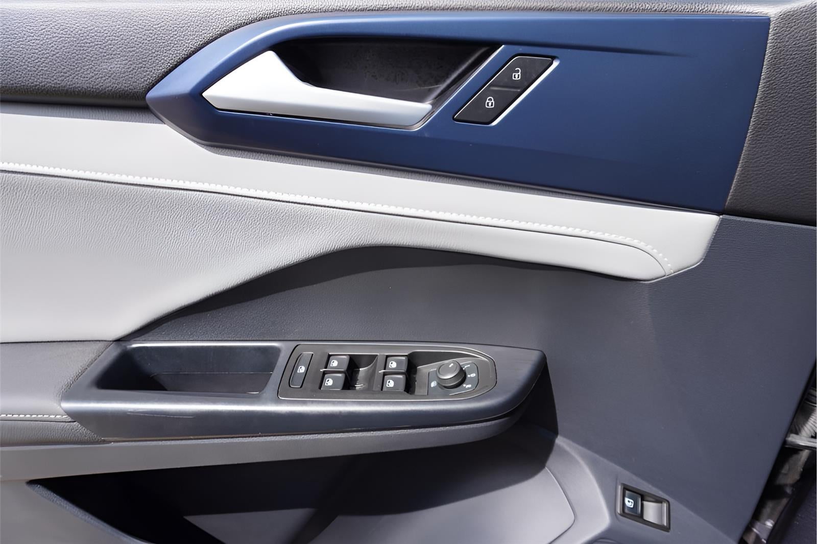 2024 Volkswagen TAOS Base