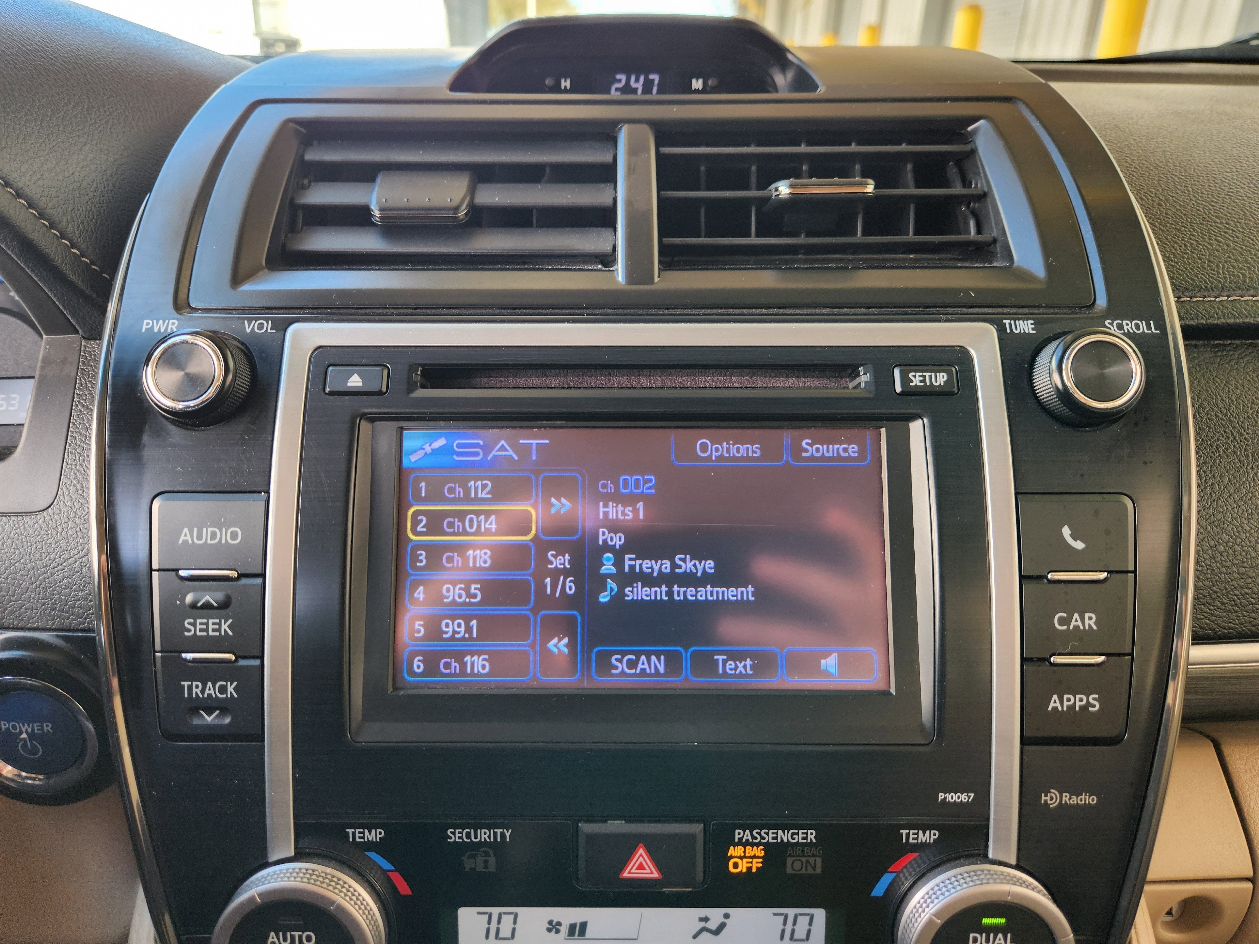 2013 Toyota Camry Hybrid XLE