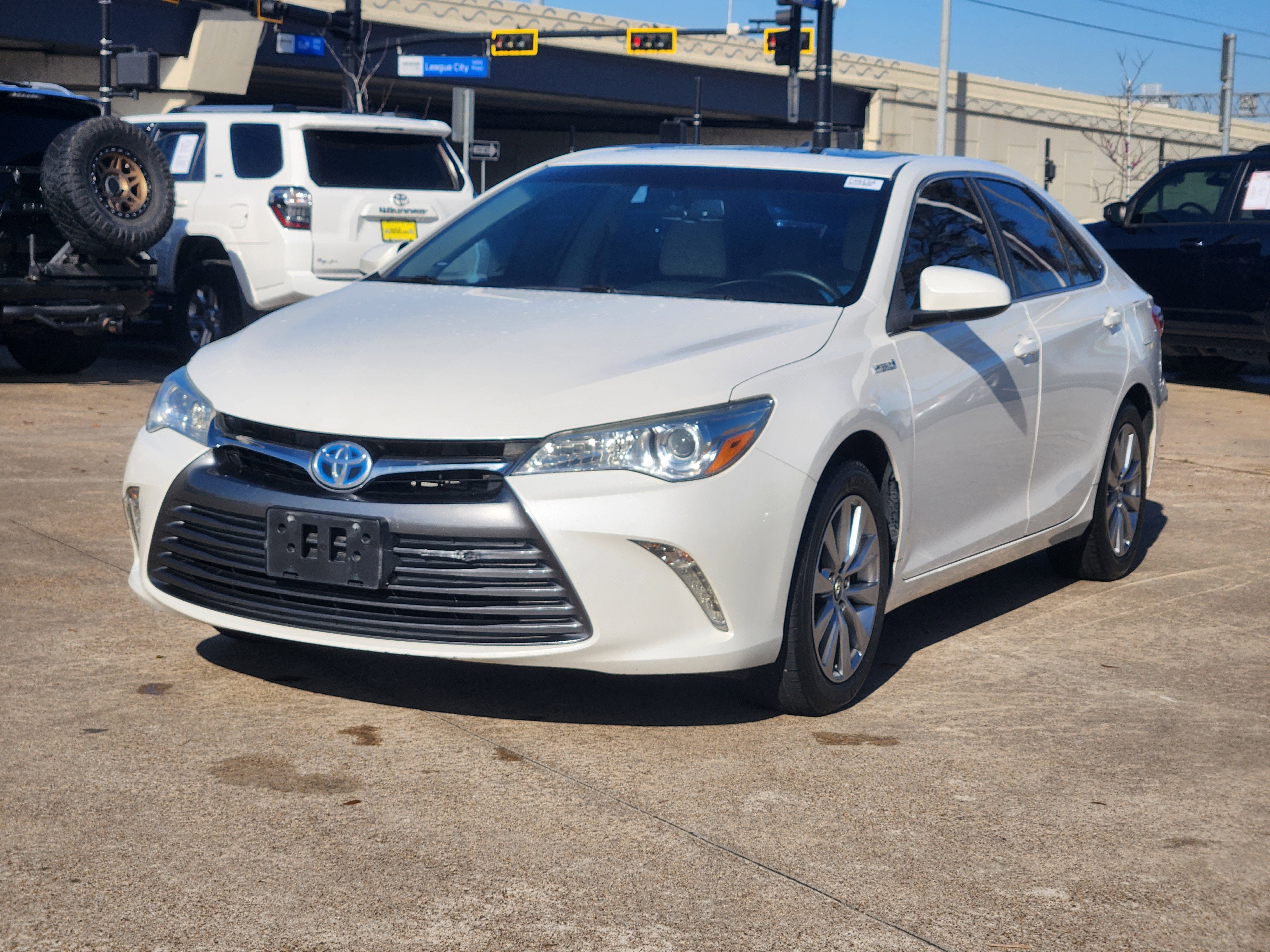 2017 Toyota Camry Hybrid XLE