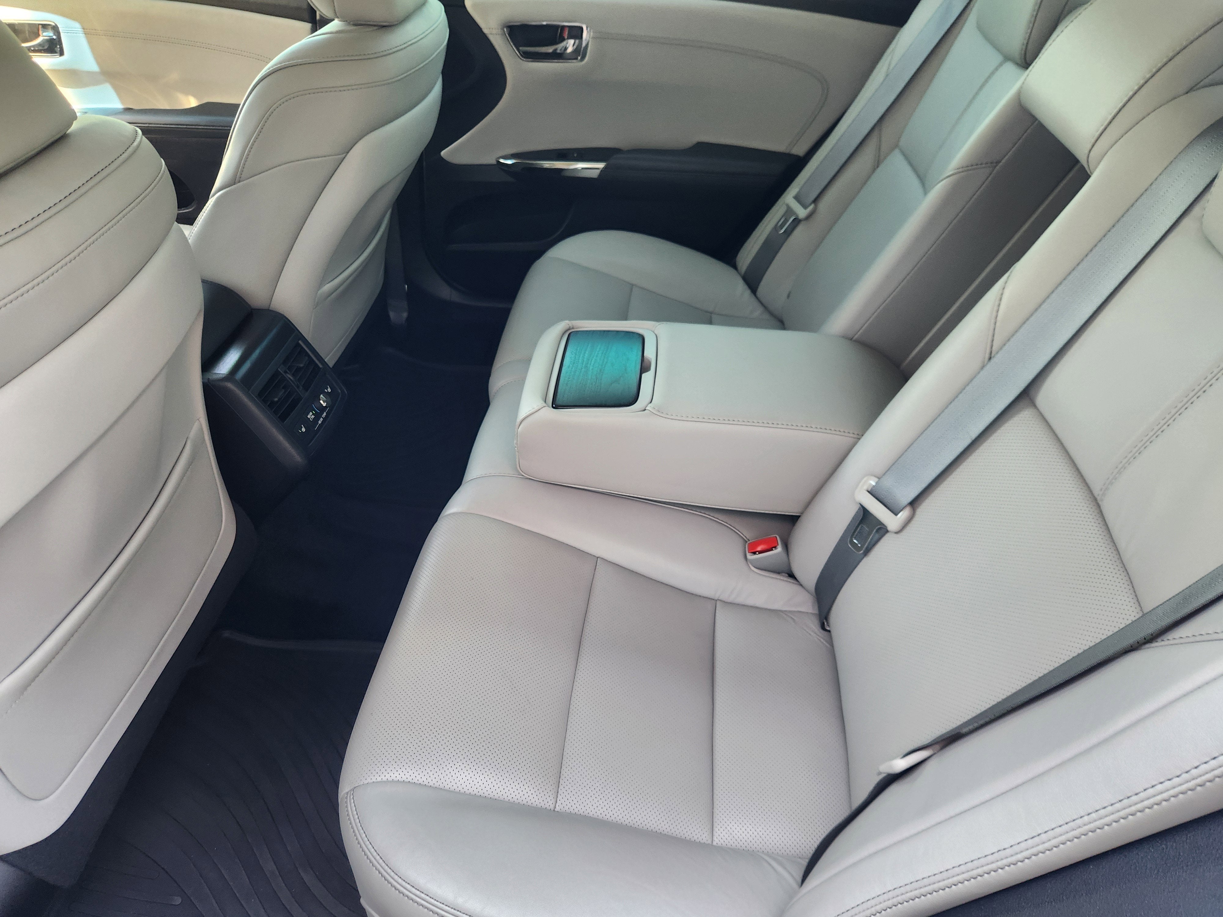 2016 Toyota Avalon Limited