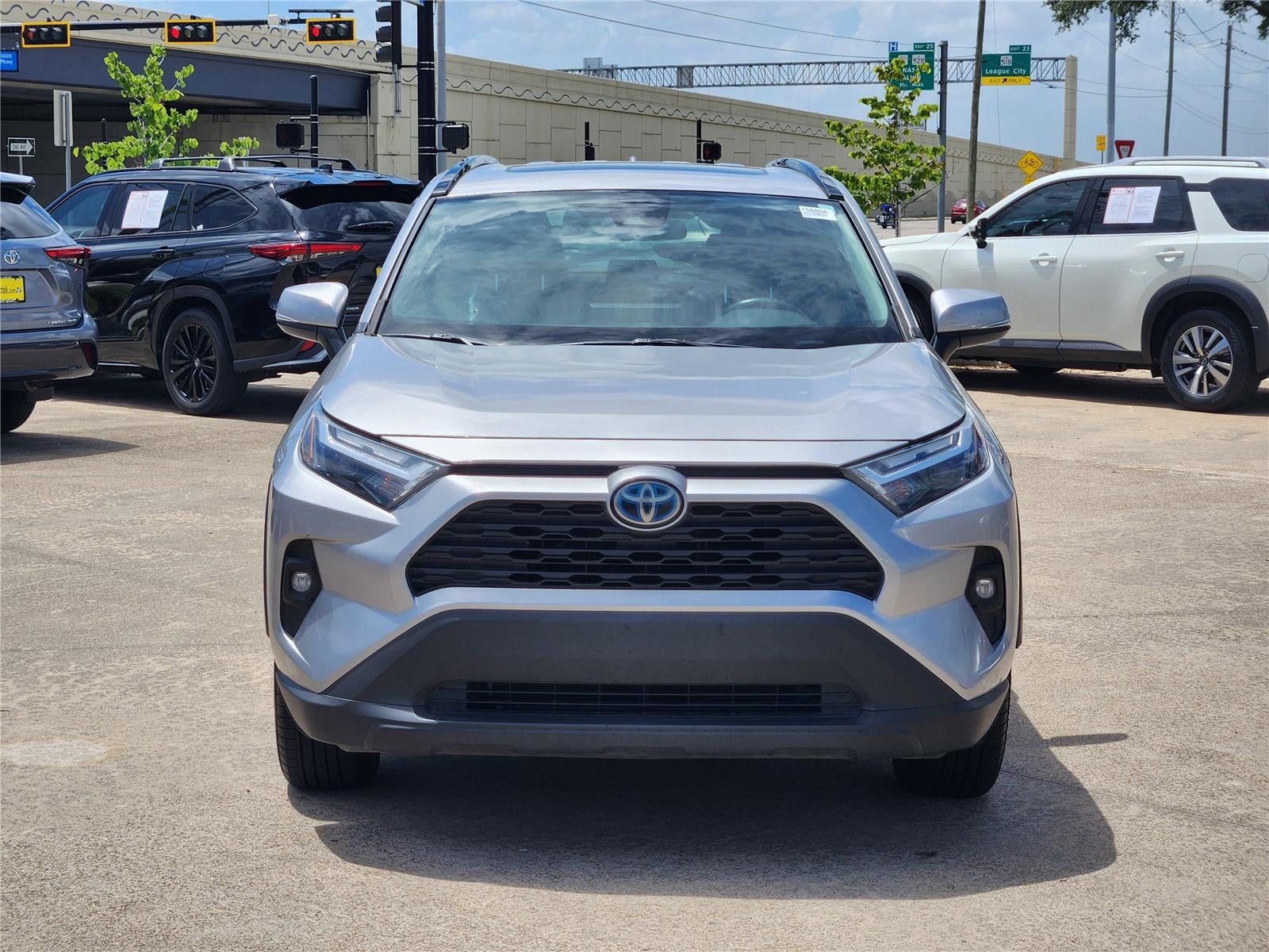 2022 Toyota RAV4 Hybrid XLE Premium