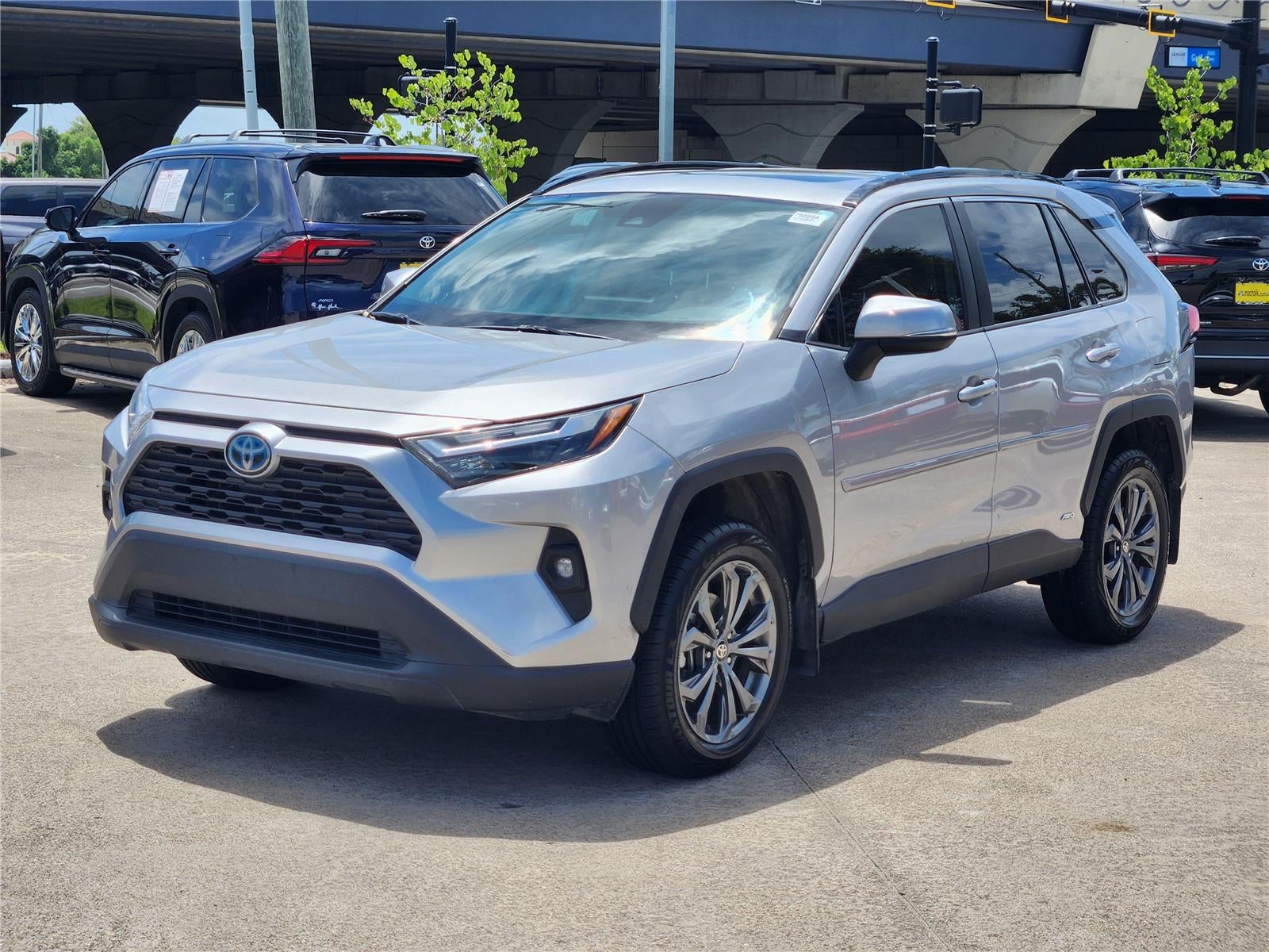 2022 Toyota RAV4 Hybrid XLE Premium